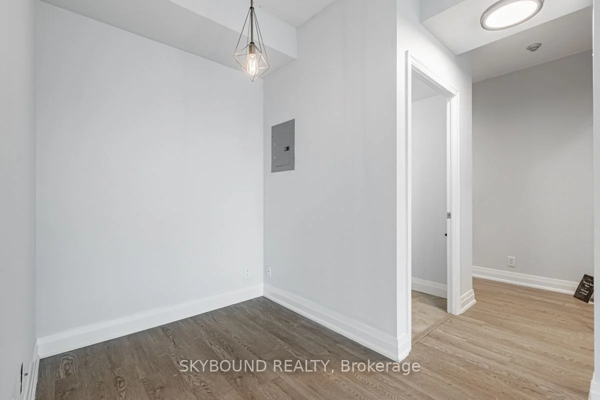 3939 Duke of York Boulevard 1604, Mississauga, ON L5B 4N2