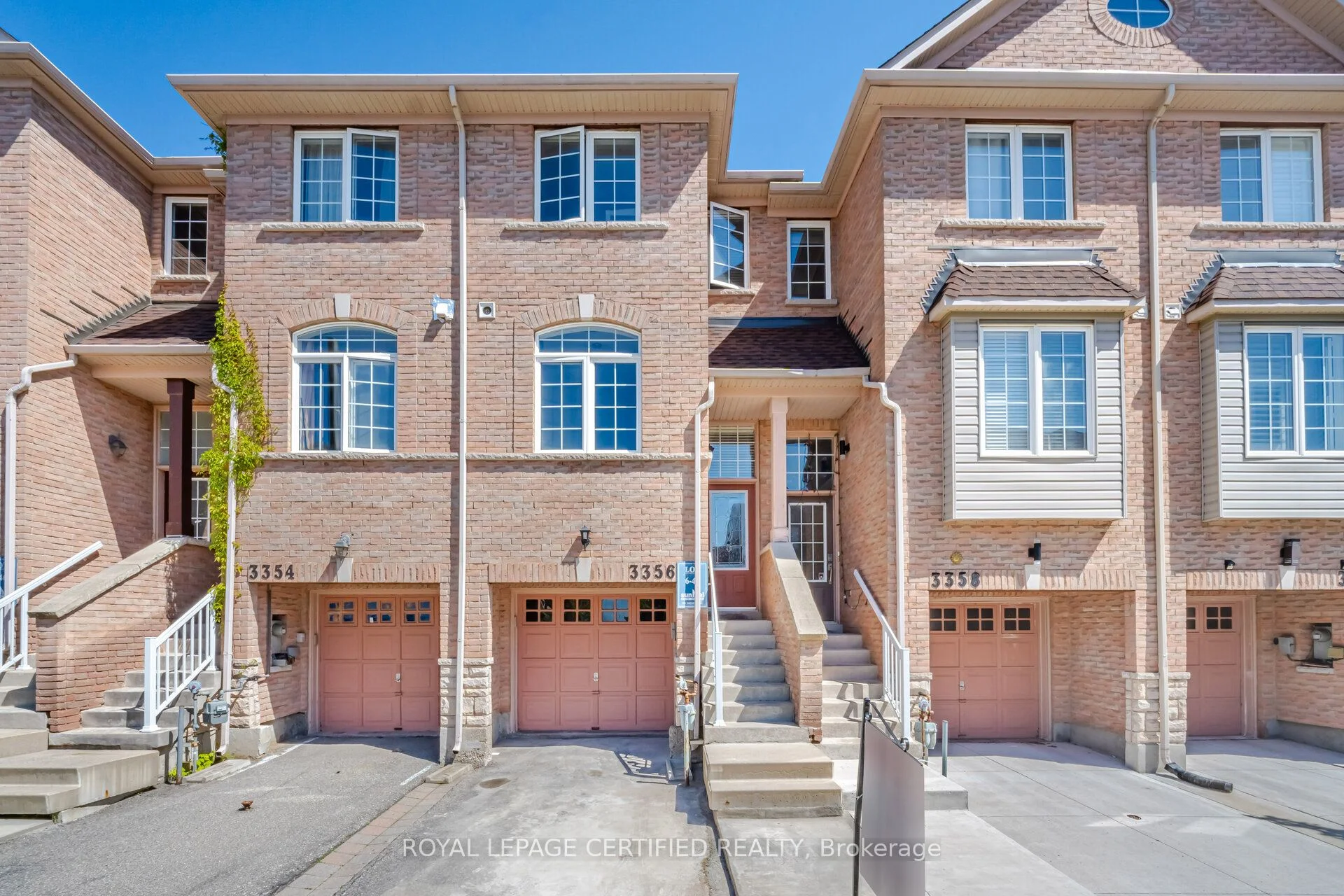 Att/Row/Townhouse in Mississauga