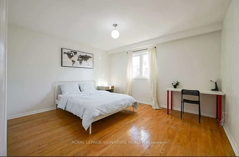 570 Louis Drive, Mississauga, ON L5B 2N2