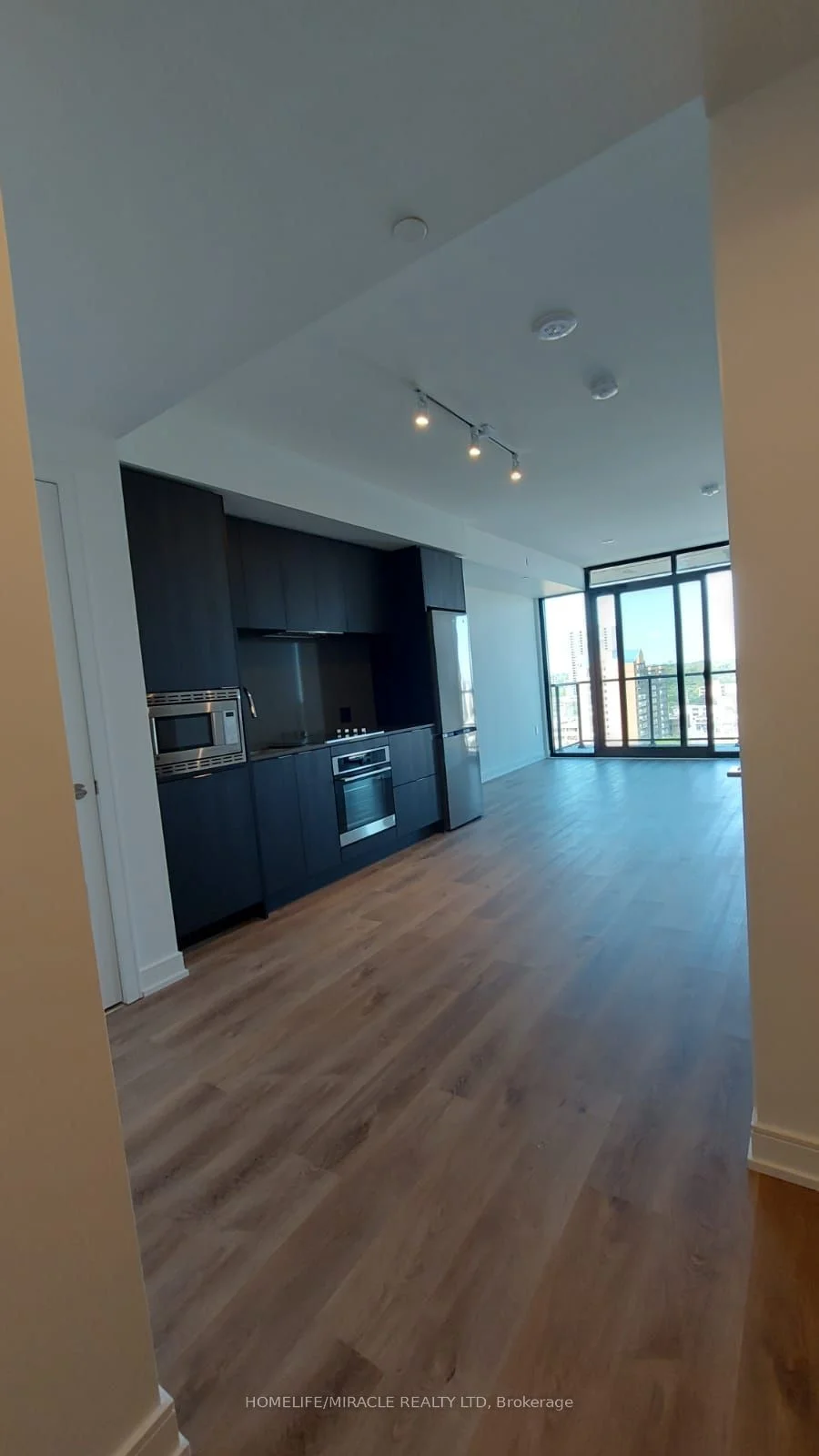 3009 W NOVAR Road W 1219, Mississauga, ON L5B 1H7