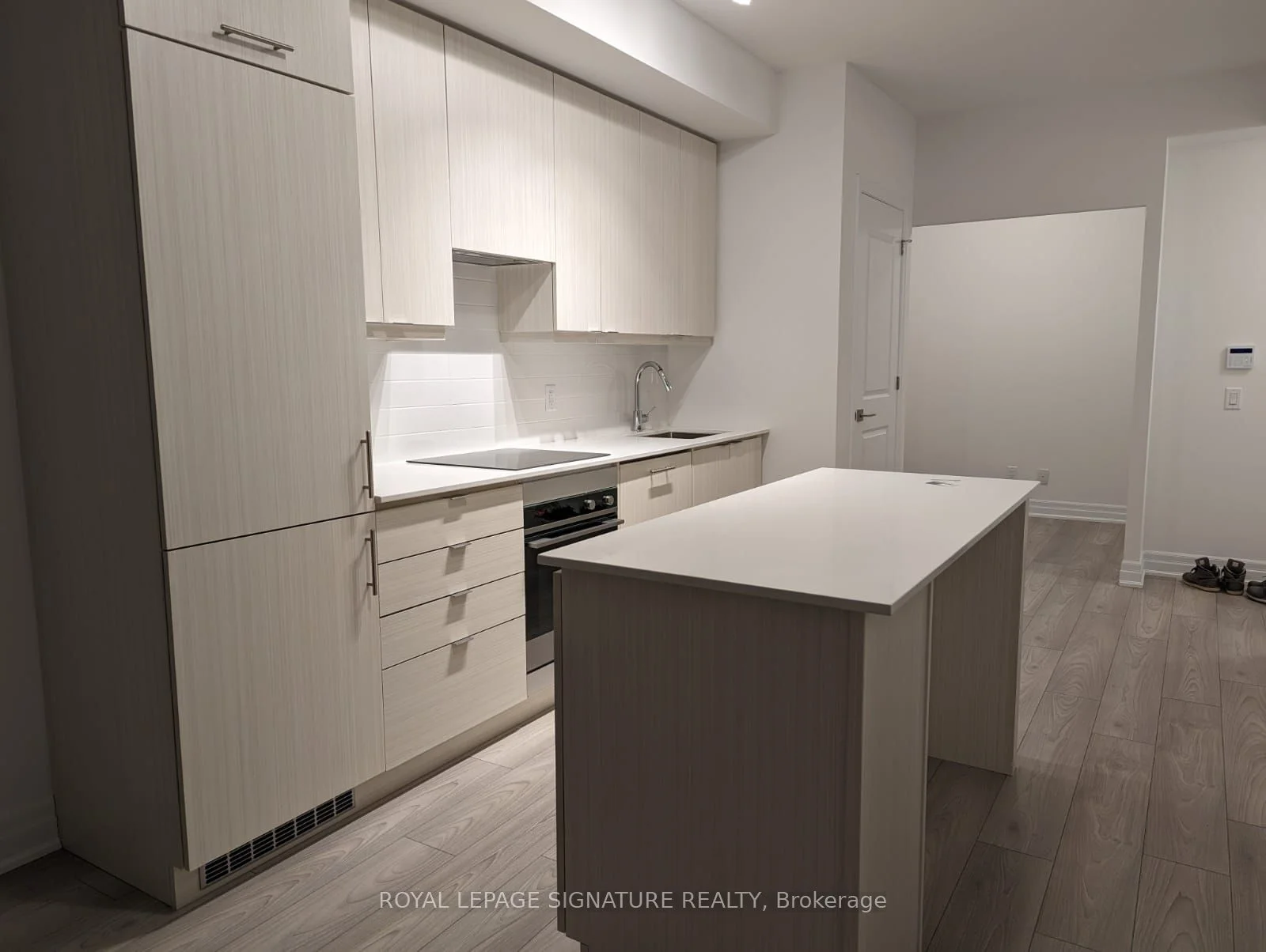 36 Elm Drive 3306, Mississauga, On L5b 0n3