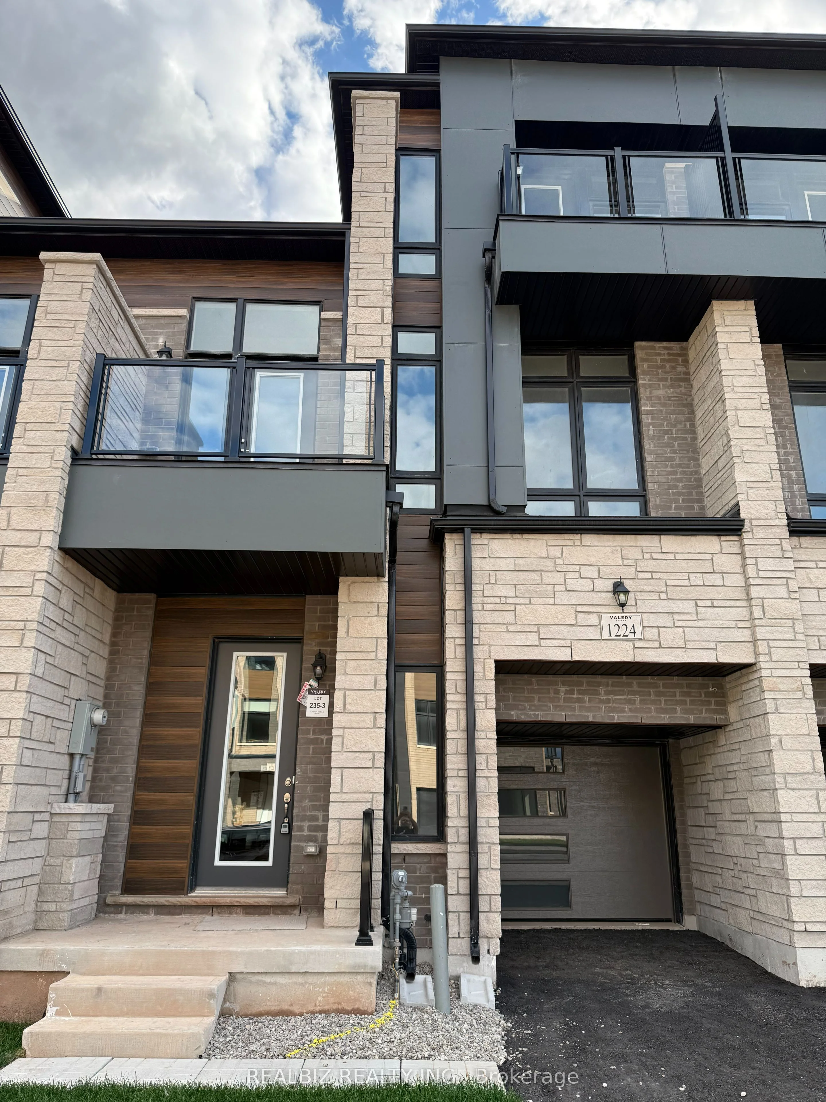 1224 Anthonia Trail, Oakville, ON L6H 7Y8