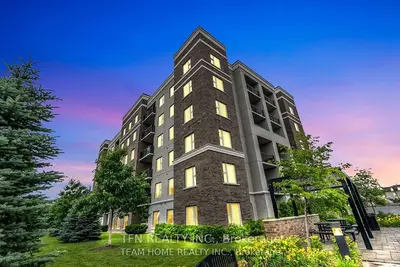 Condo Apartment in Milton