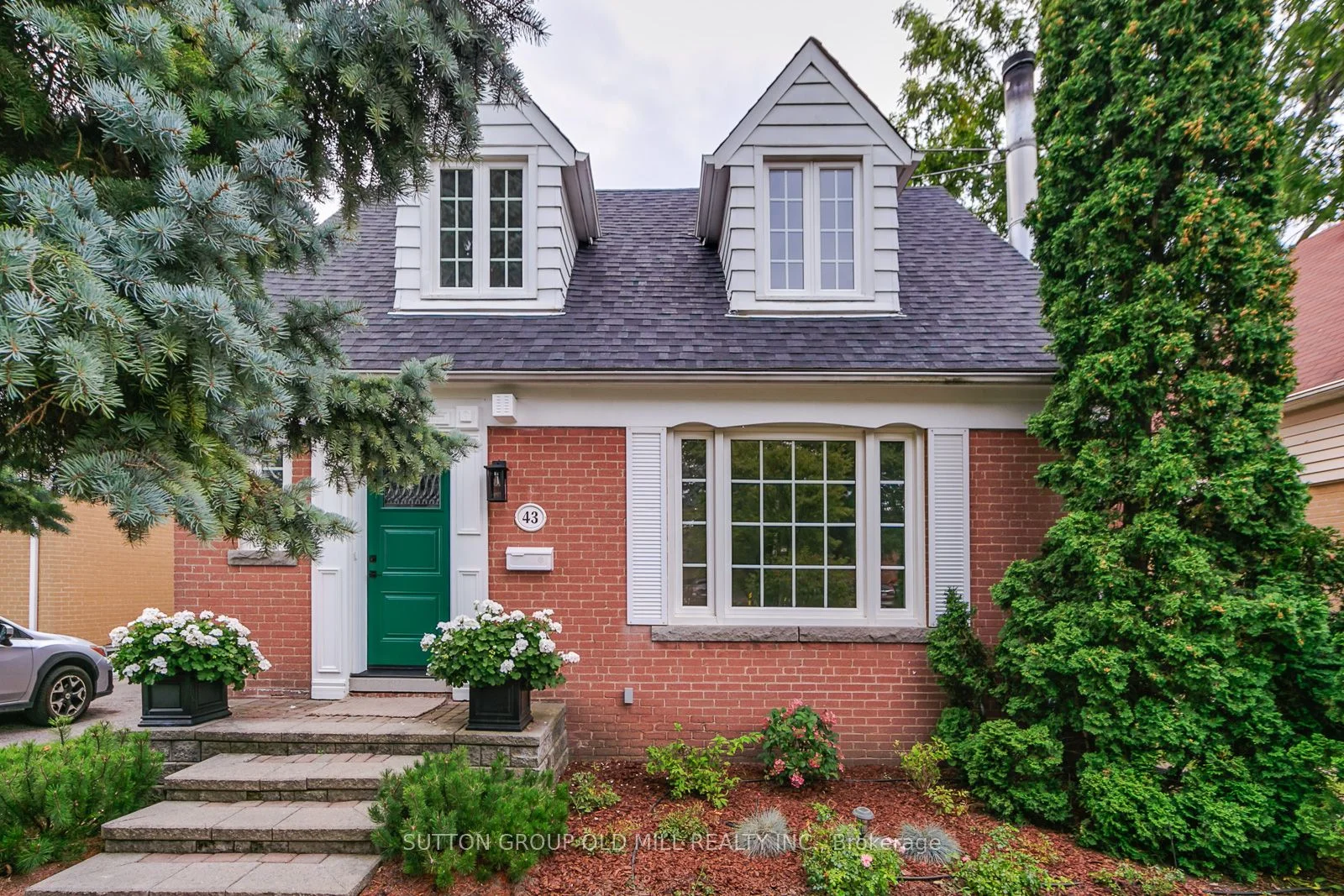 43 Bethnal Avenue, Toronto W07, ON M8Y 1Y8