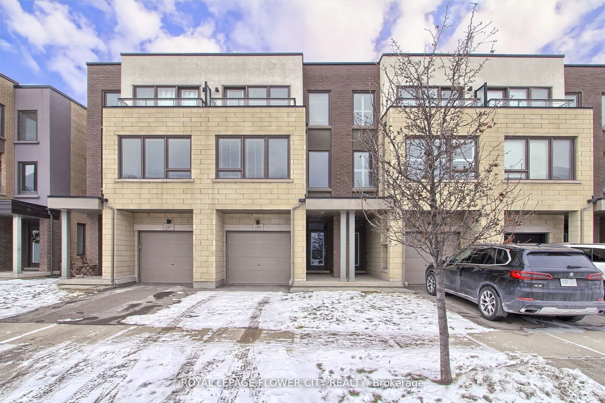 189 Sabina Drive, Oakville, On L6h 0l4