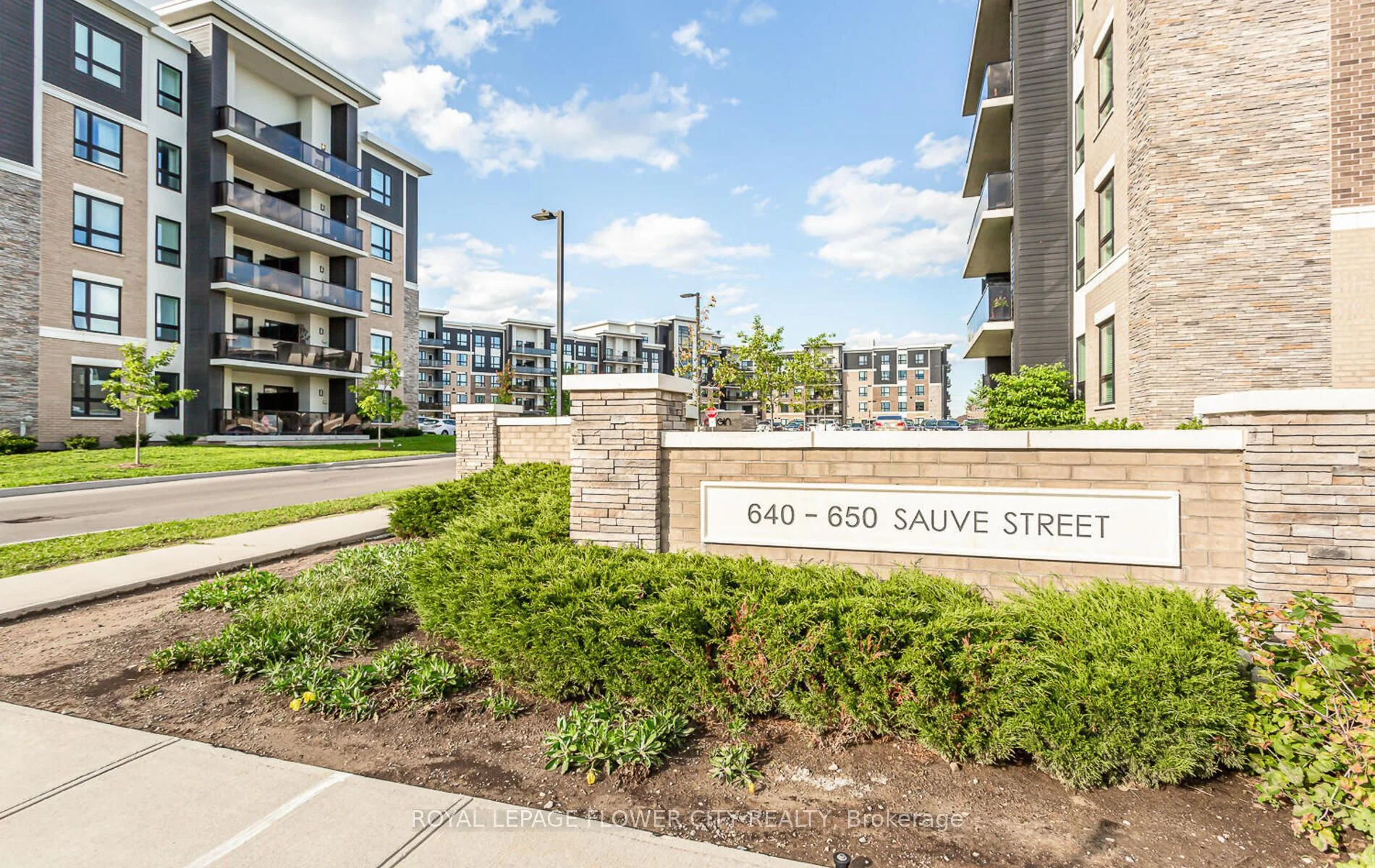 640 Sauve Street 313, Milton, ON L9T 8M4