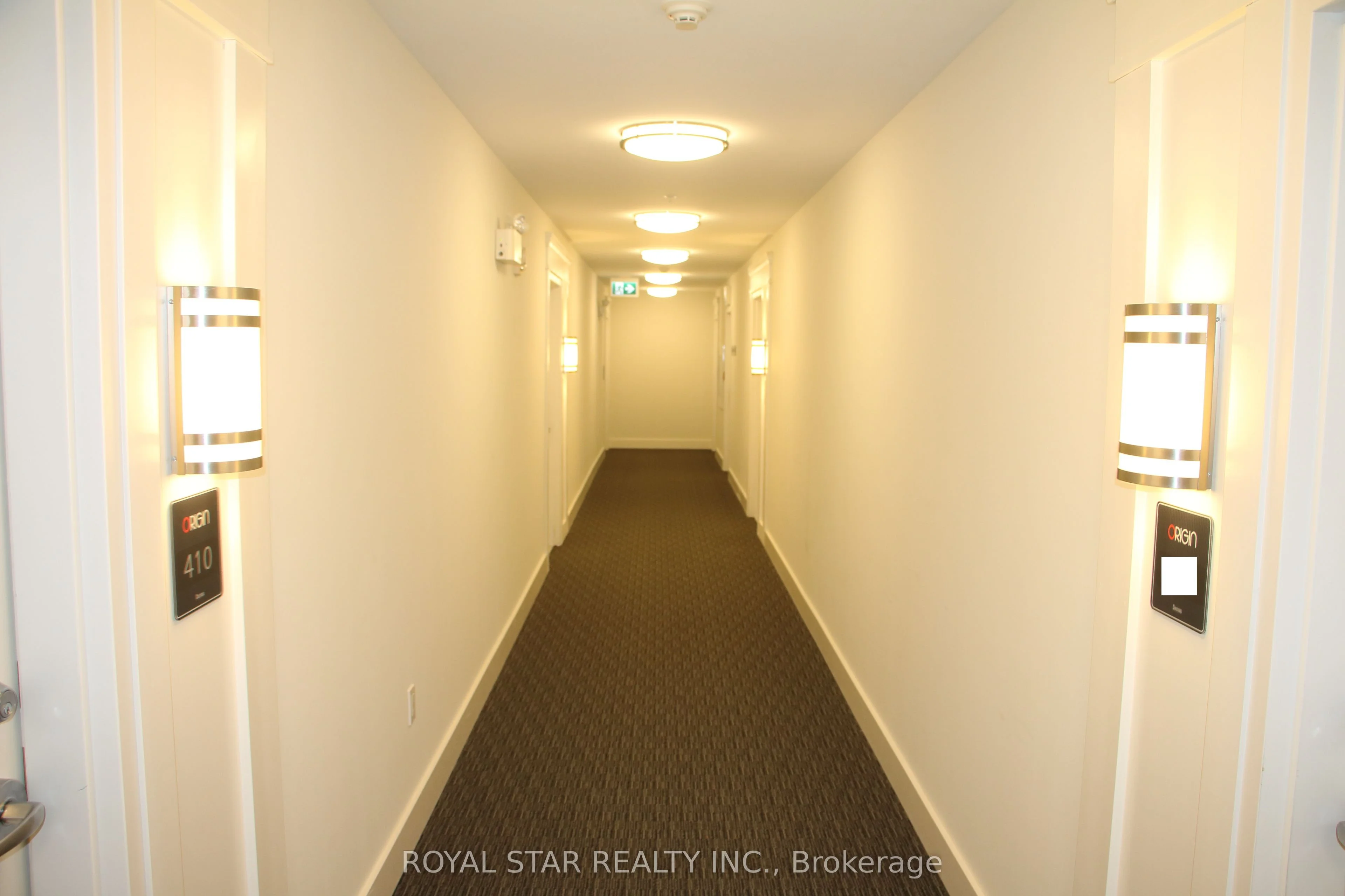 Condo Apartment in Milton