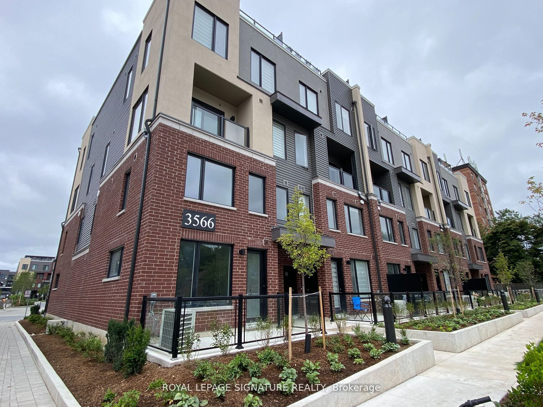 3566 Colonial Drive 4, Mississauga, On L5l 0c1