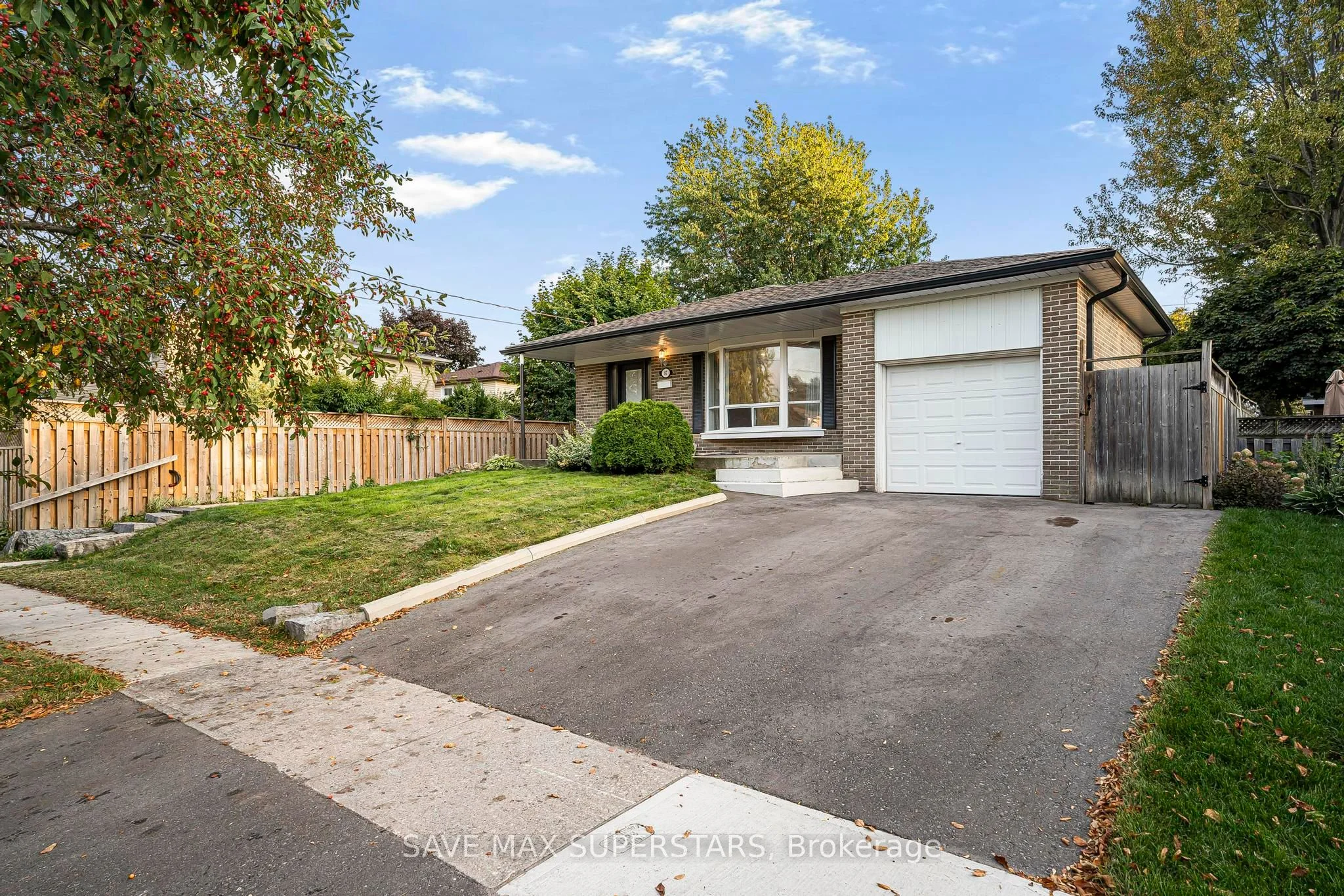 87 Pennington Crescent Lower, Halton Hills, ON L7G 4L4