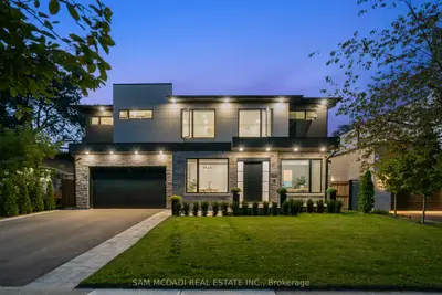 Detached in Oakville