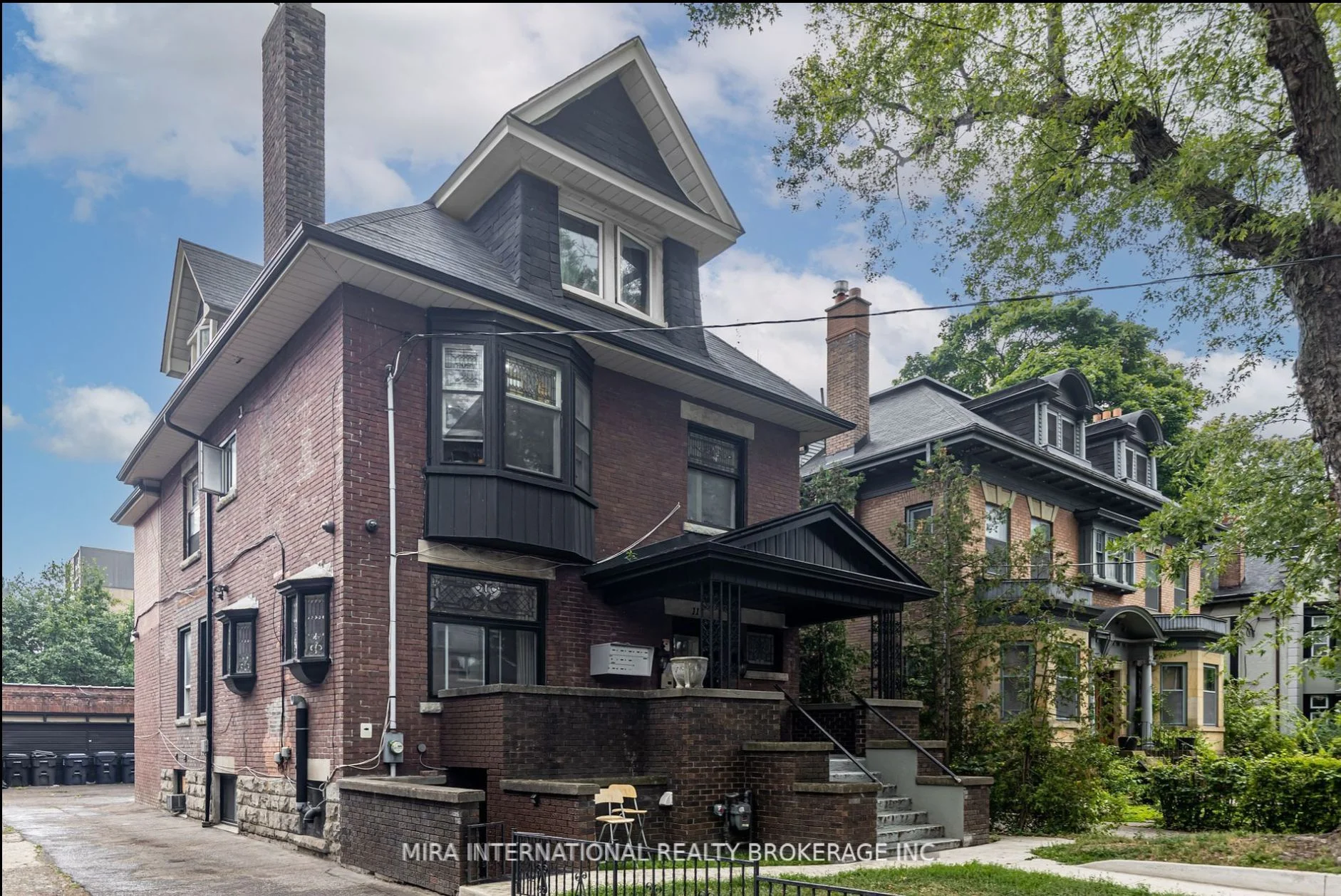 11 Laxton Avenue 101, Toronto W01, On M6k 1k8