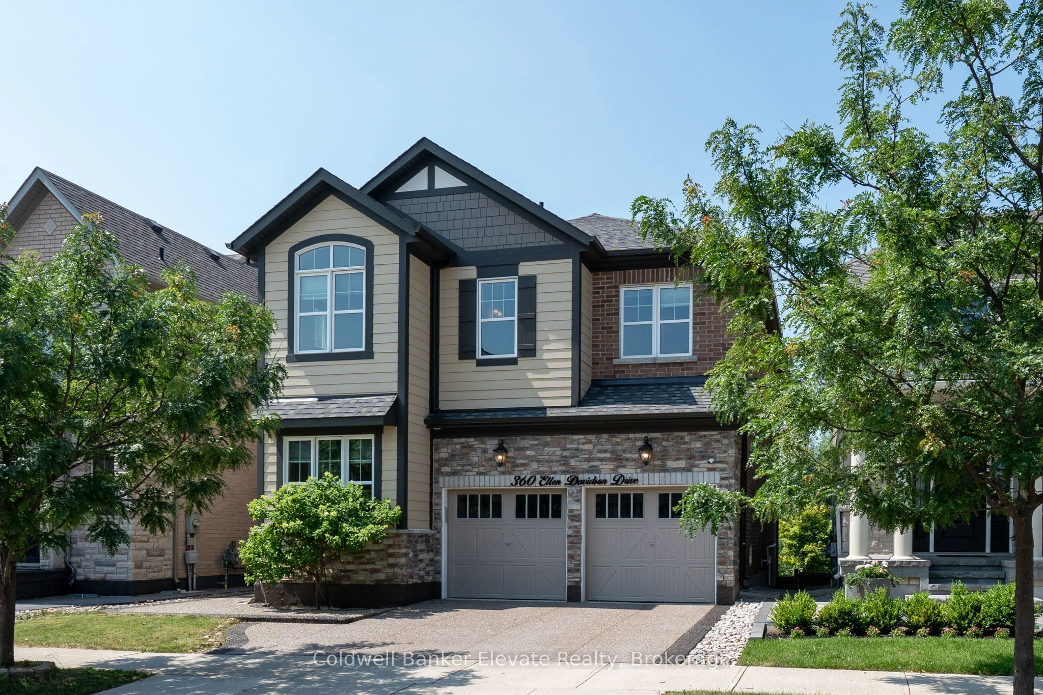 360 Ellen Davidson Drive, Oakville, ON L6M 0V7