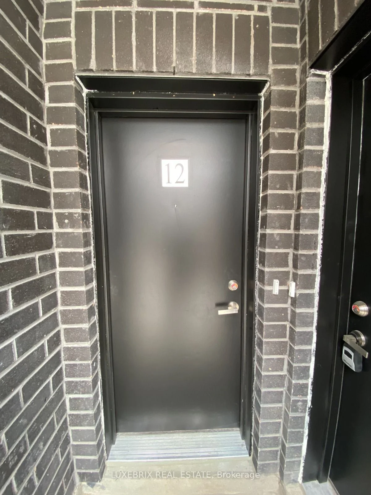 3429 Ridgeway Drive 12, Mississauga, On L5l 0b9