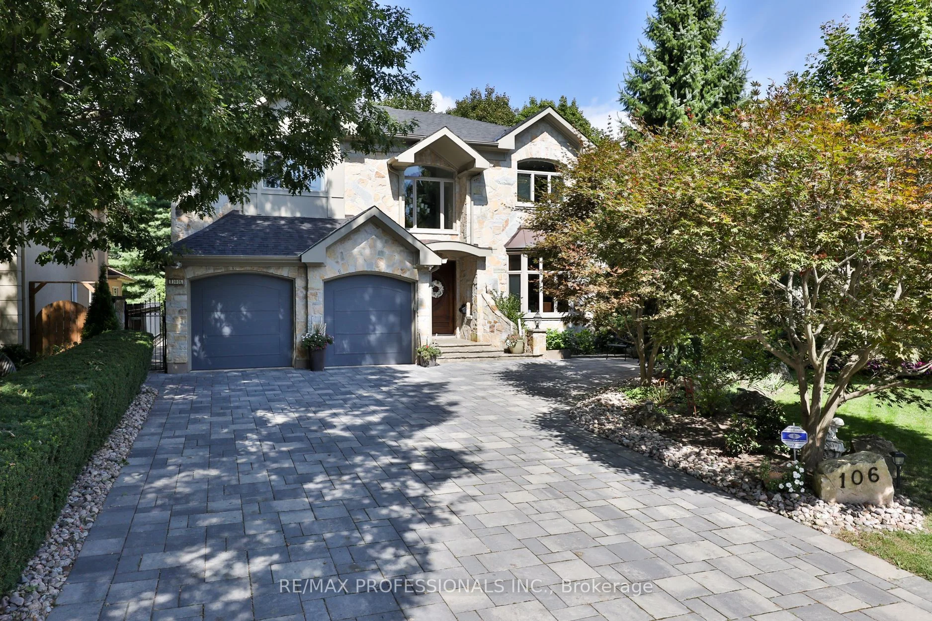 106 Chestnut Hills Parkway, Toronto W08, ON M9A 3R3