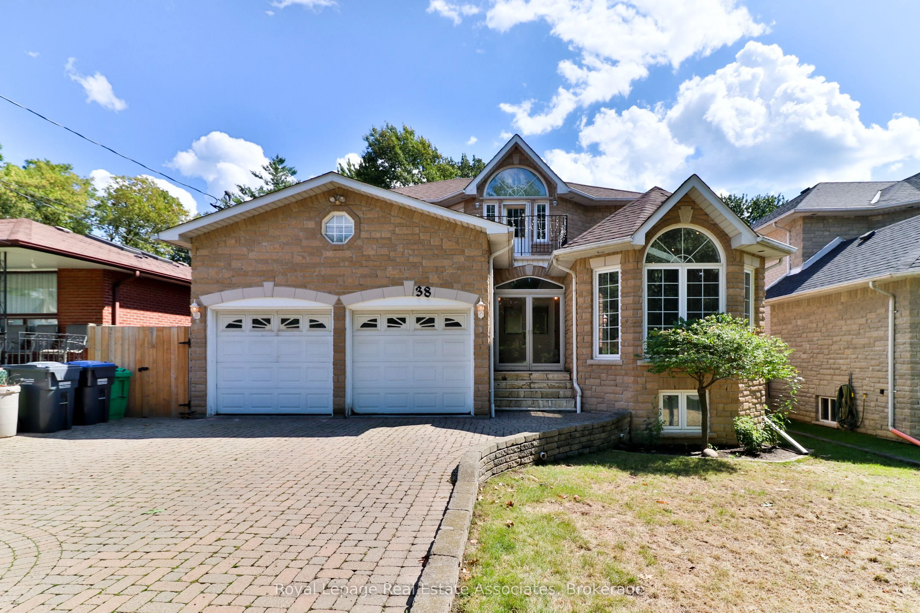 38 Eaglewood Boulevard, Mississauga, ON L5G 1V4