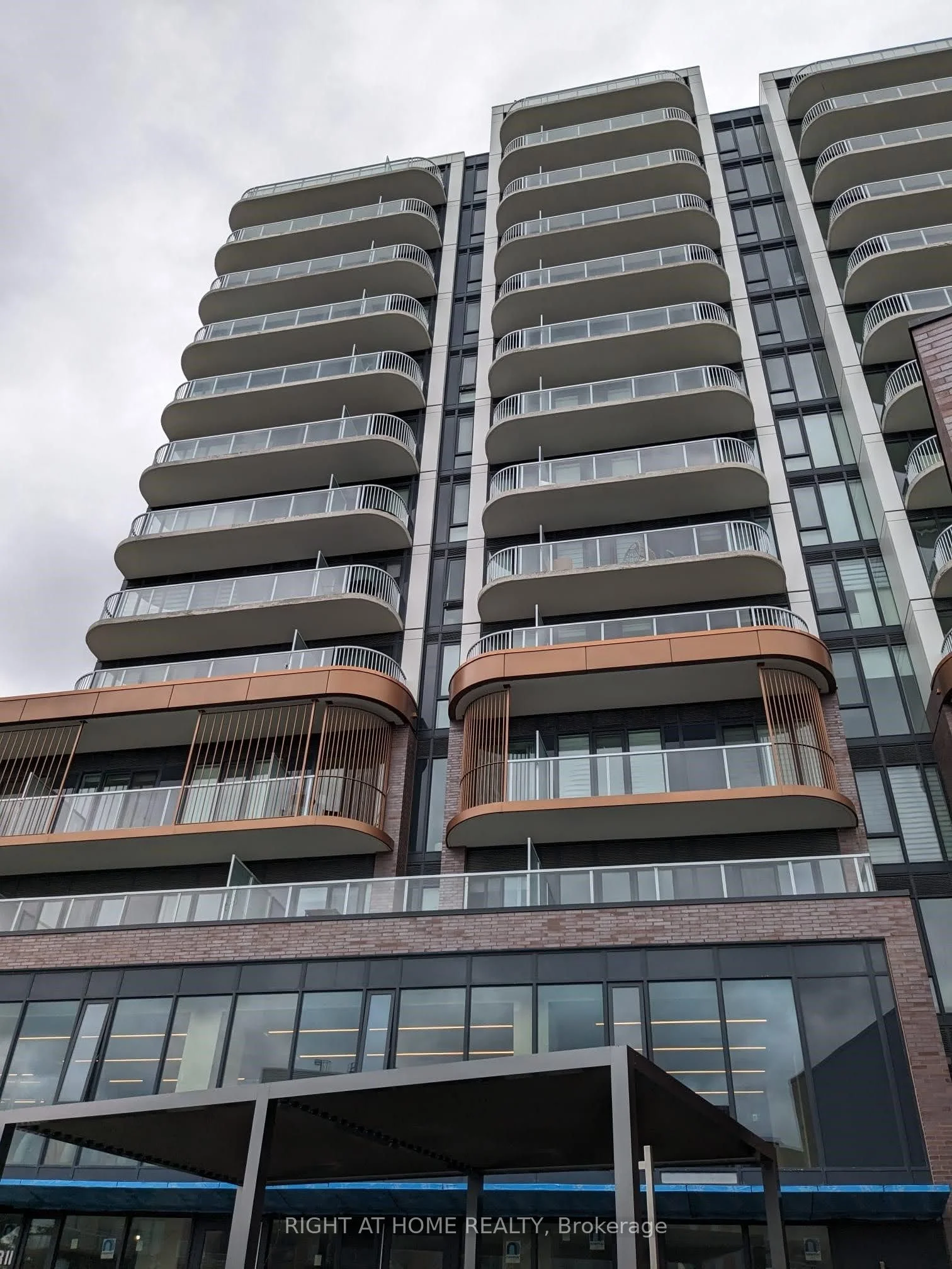 220 Missinnihe Way 1315, Mississauga, On L5h 0a9