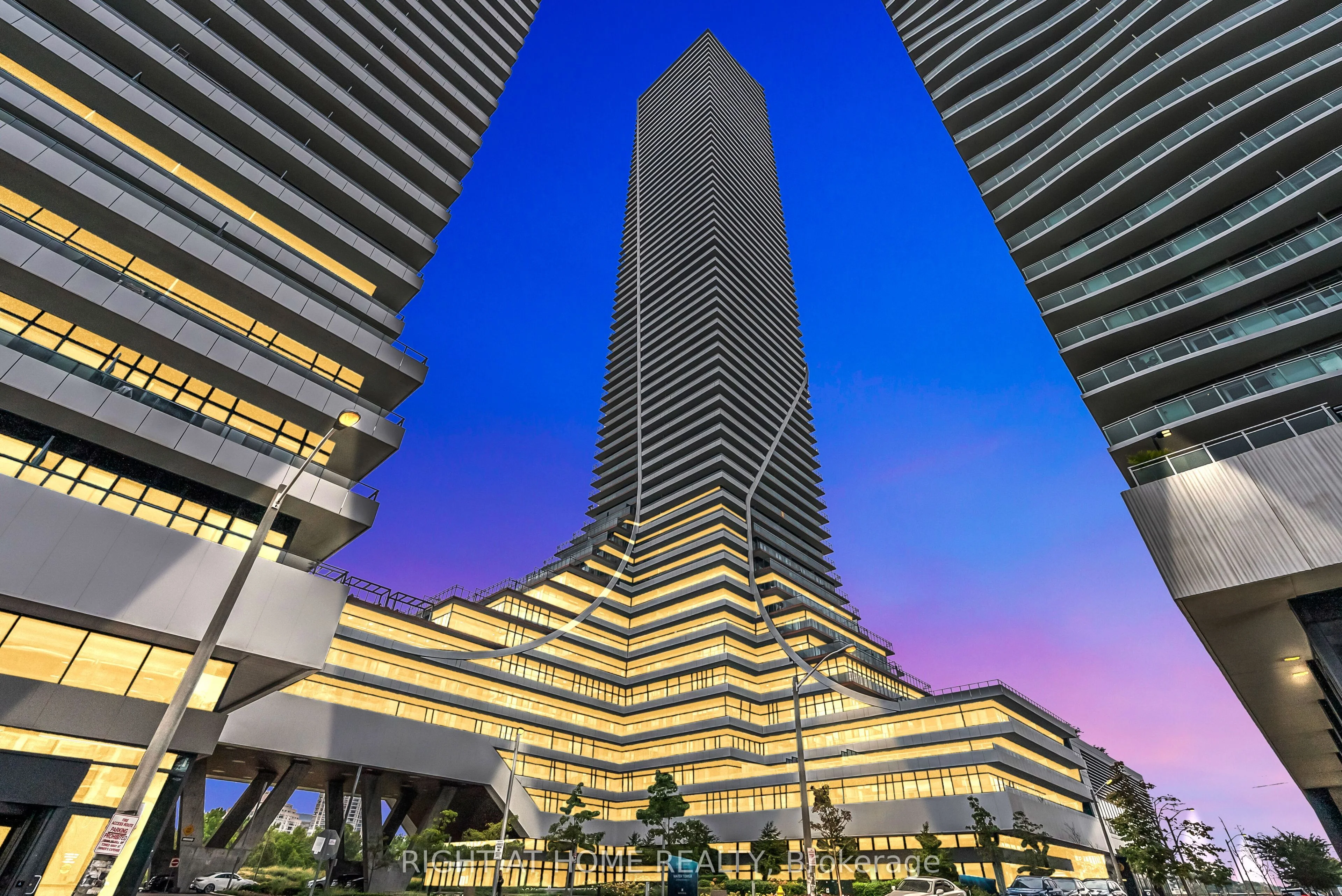 30 Shore Breeze Drive 4810, Toronto W06, ON M8V 1A1