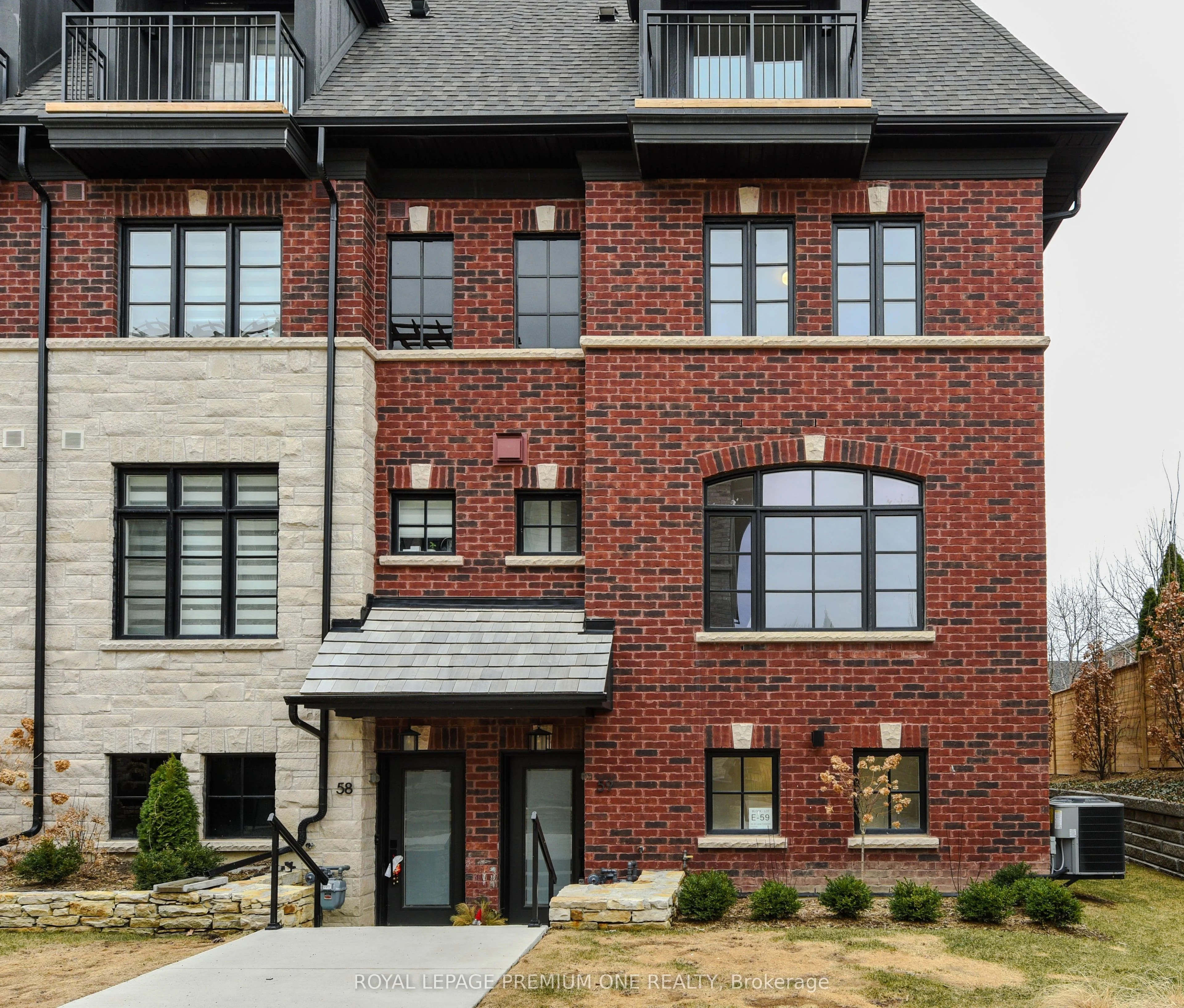 Condo Townhouse in Mississauga