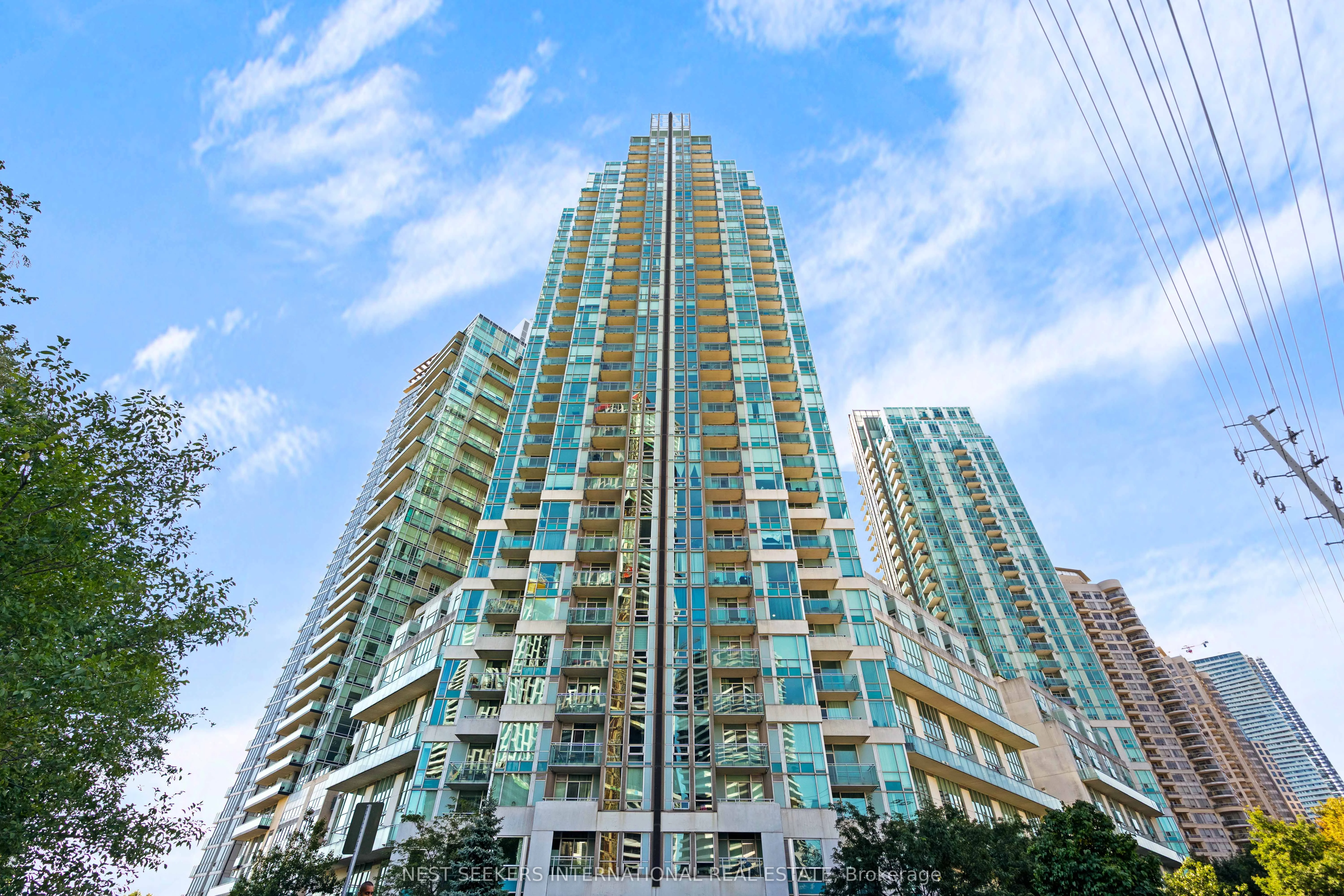 220 Burnhamthorpe Road W 501, Mississauga, ON L5B 4N4