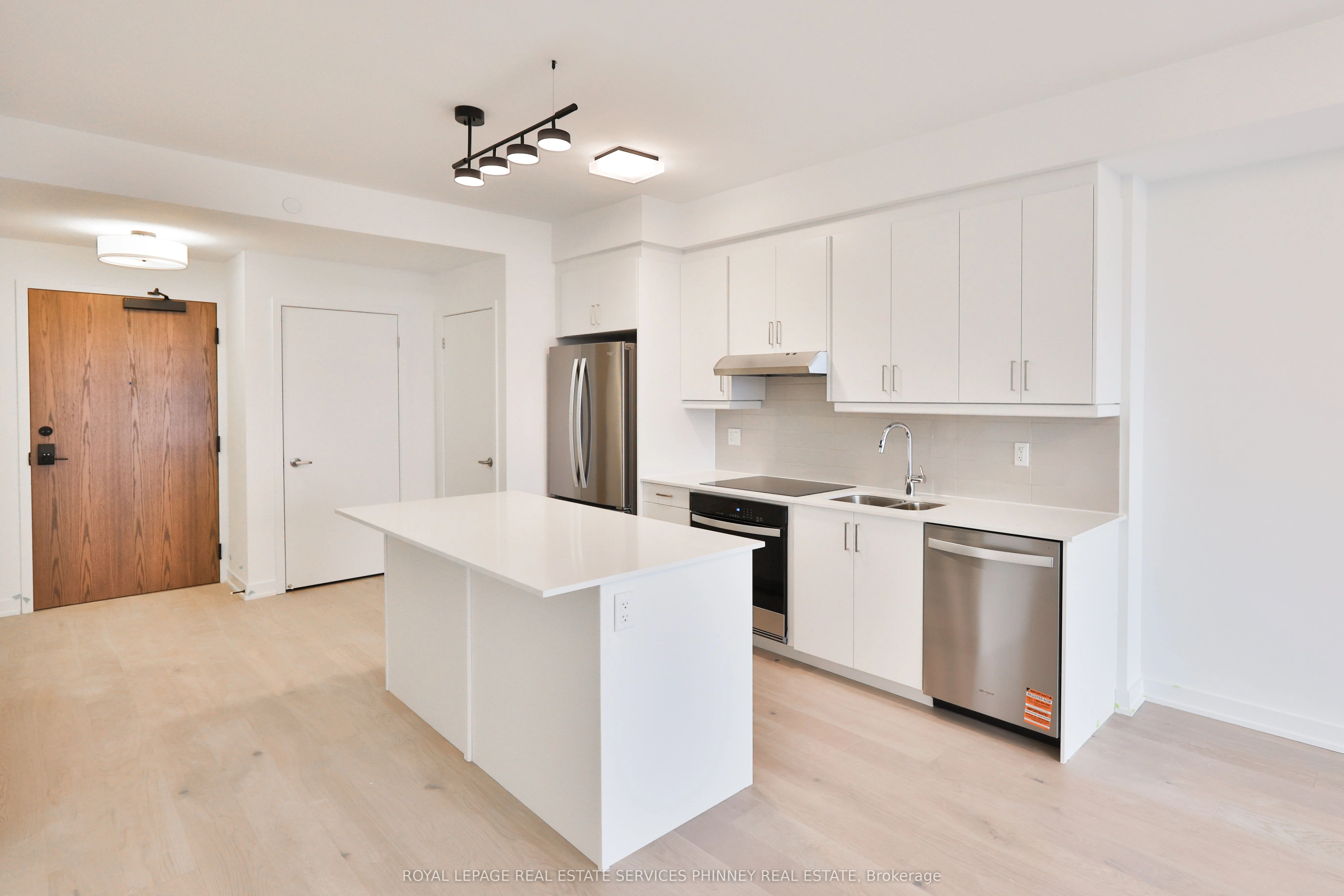 1035 Southdown Road LPH 1804, Mississauga, ON L5J 0A2