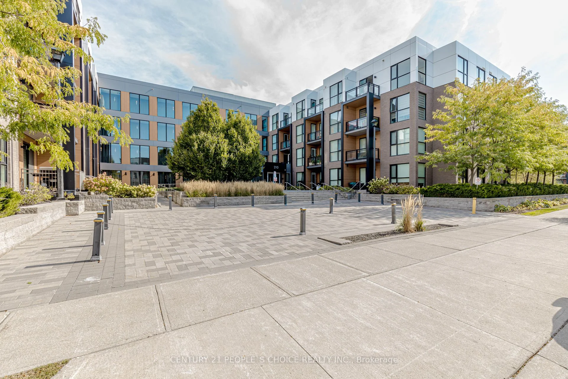 Condo Apartment in Oakville
