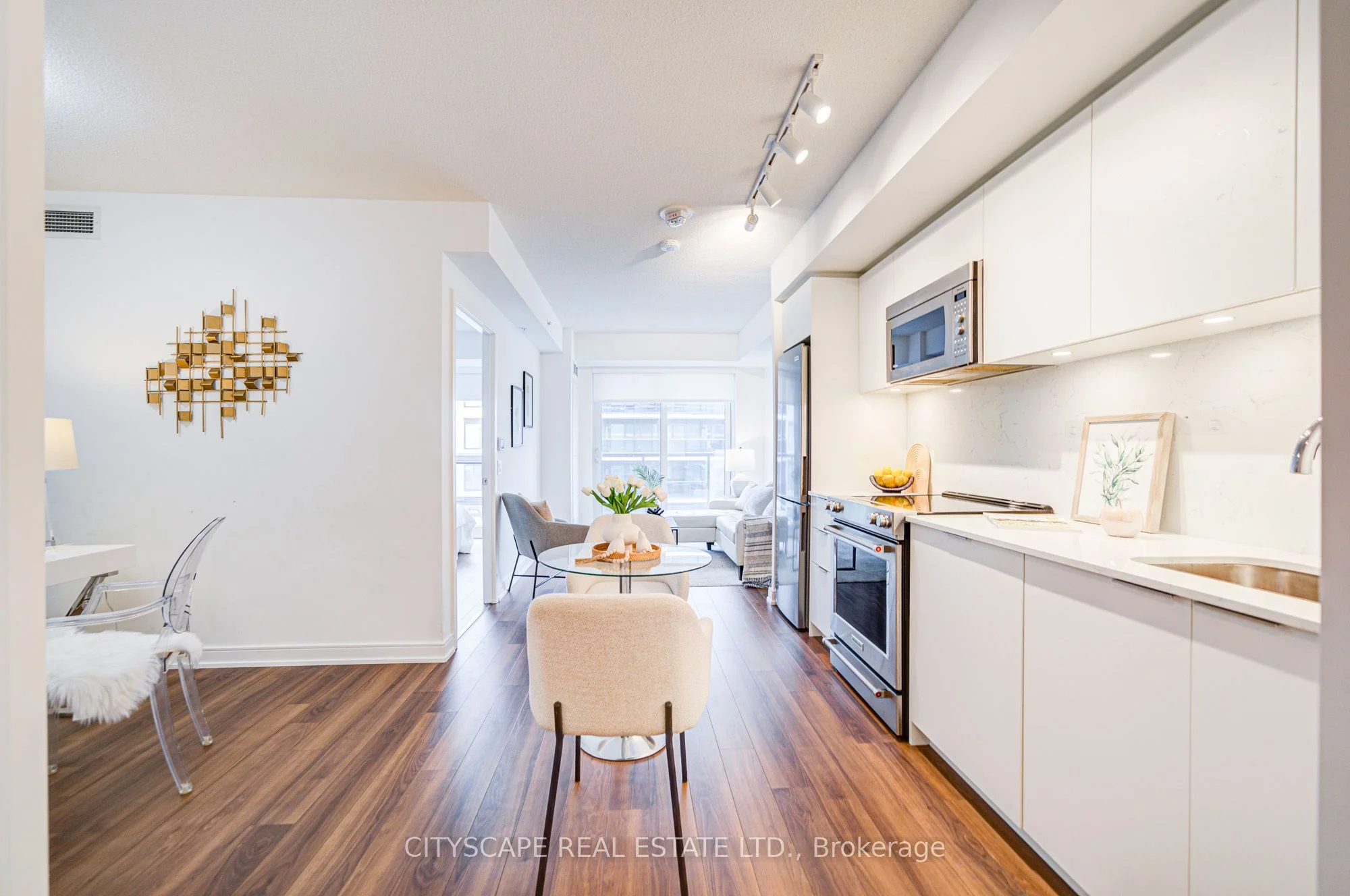 30 Samuel Wood Way 1805, Toronto W08, ON M9B 0C9
