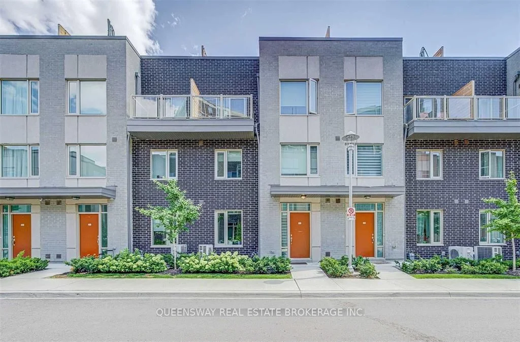 26 Applewood Lane 39, Toronto W08, ON M9C 2Z7