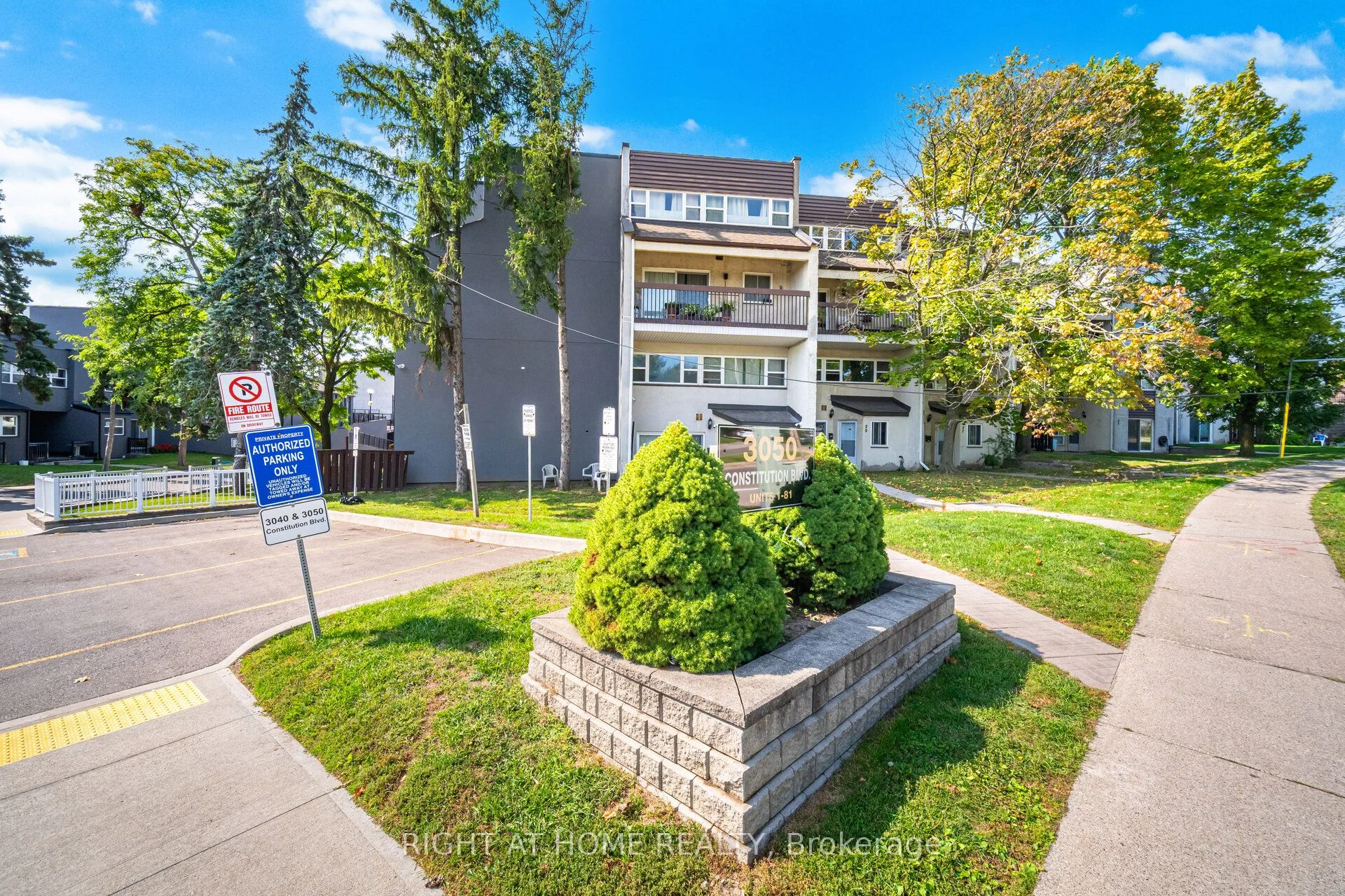 Condo Townhouse in Mississauga