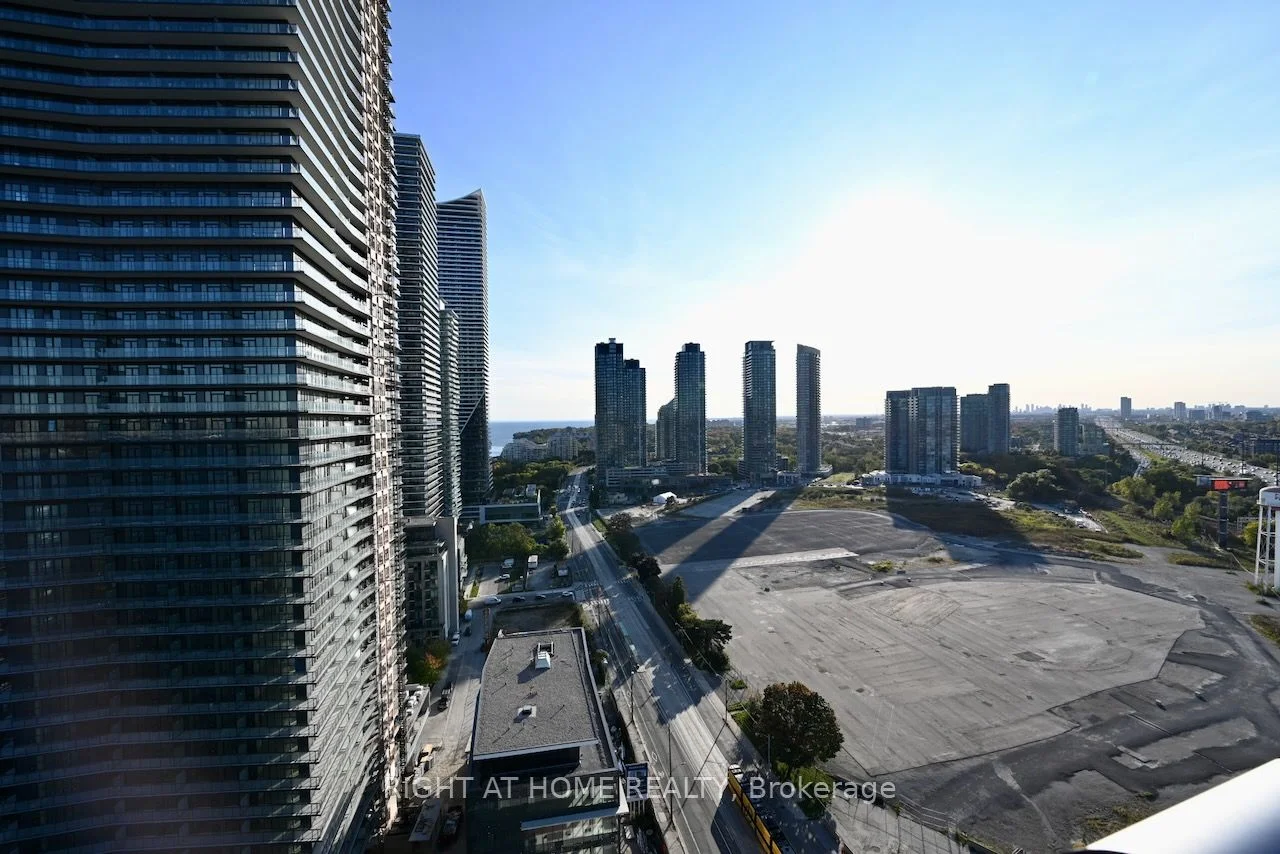 16 Brookers Lane 2302, Toronto W06, ON M8V 0A5