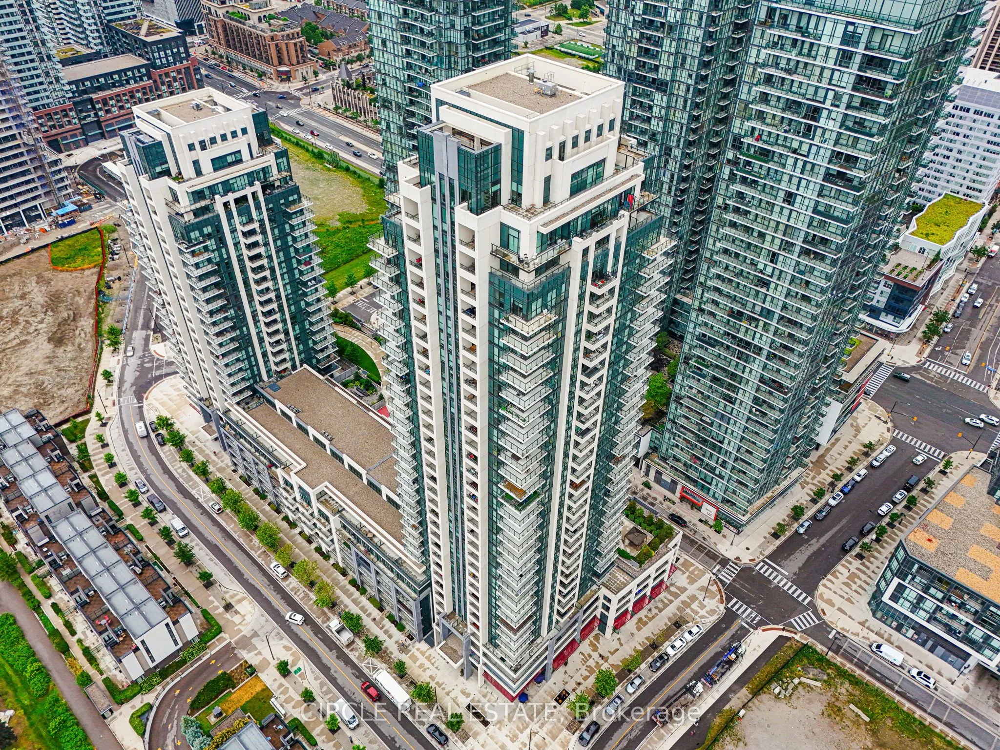 4055 Parkside Village Drive LPH 04, Mississauga, ON L5B 0K2