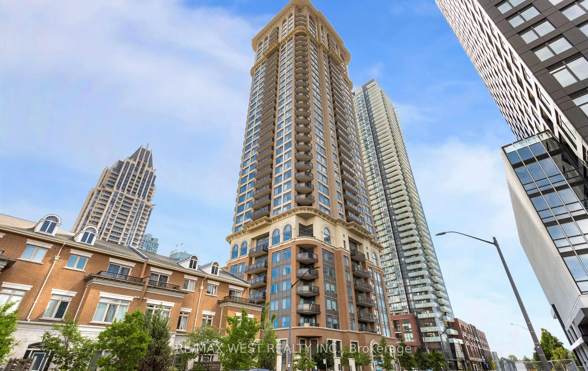 385 Prince Of Wales Drive 1709, Mississauga, ON L5B 0A1