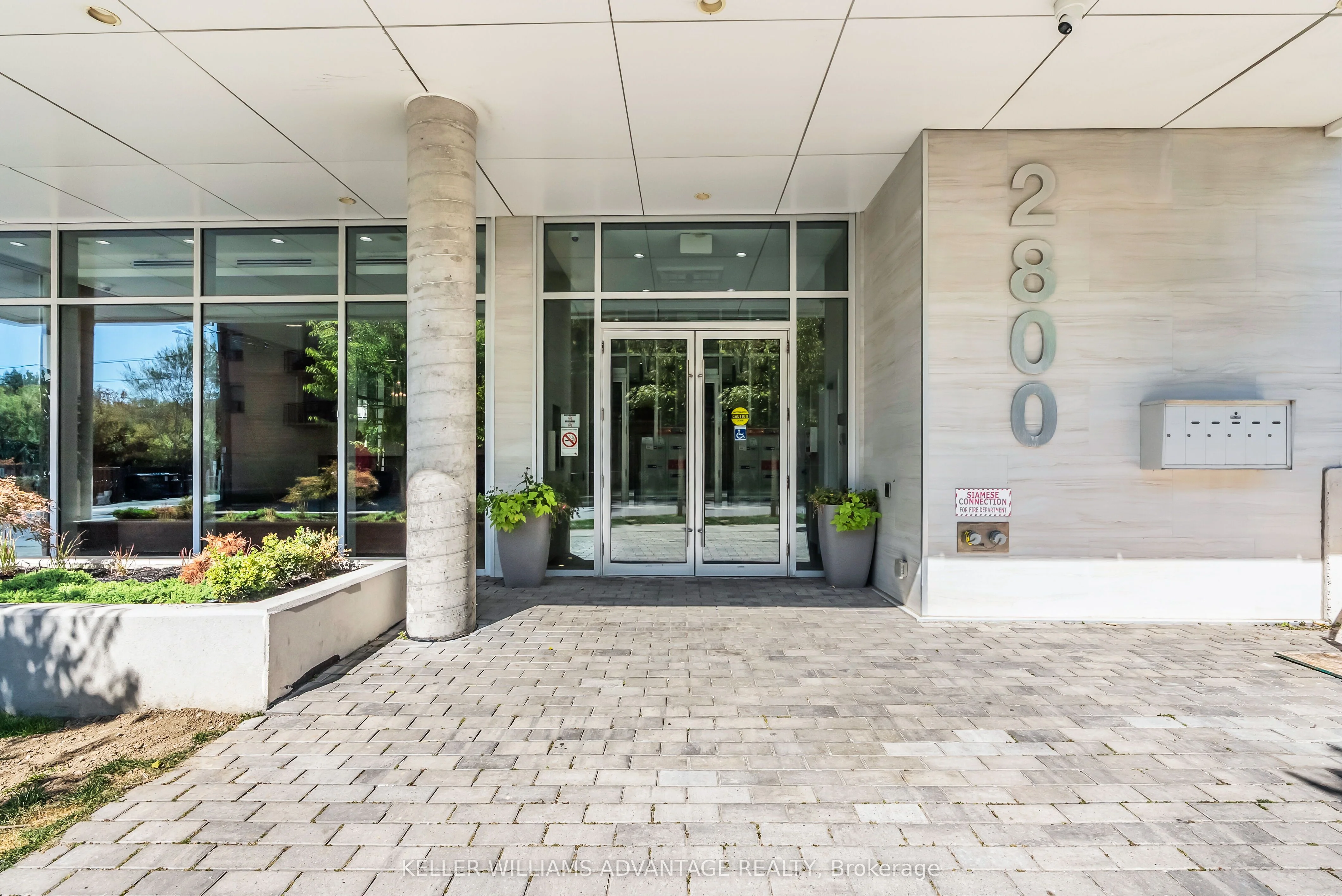 2800 Keele Street 813, Toronto W05, ON M3M 2G4