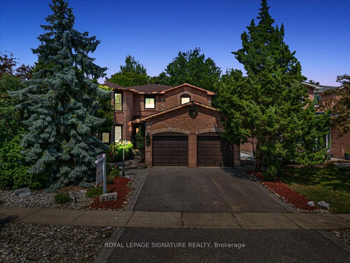 6019 Tillsdown Drive, Mississauga, ON L5N 4M5