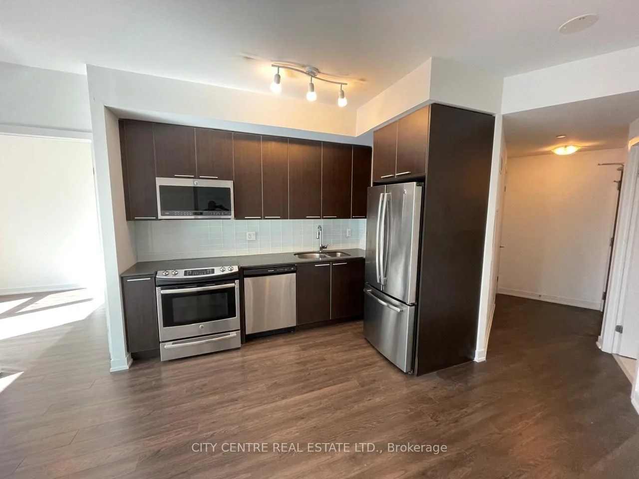 10 Park Lawn Road 522, Toronto W06, ON M8V 0H9