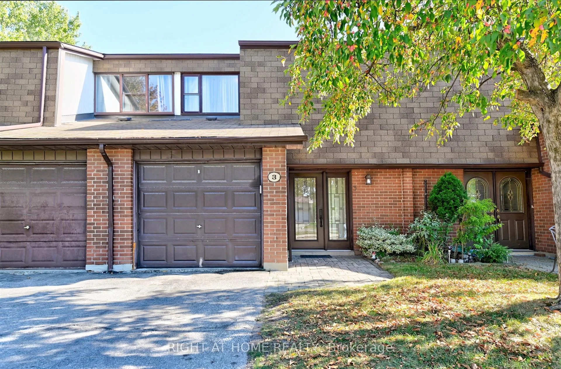 600 Silver Creek Boulevard 3, Mississauga, ON L5A 2B4