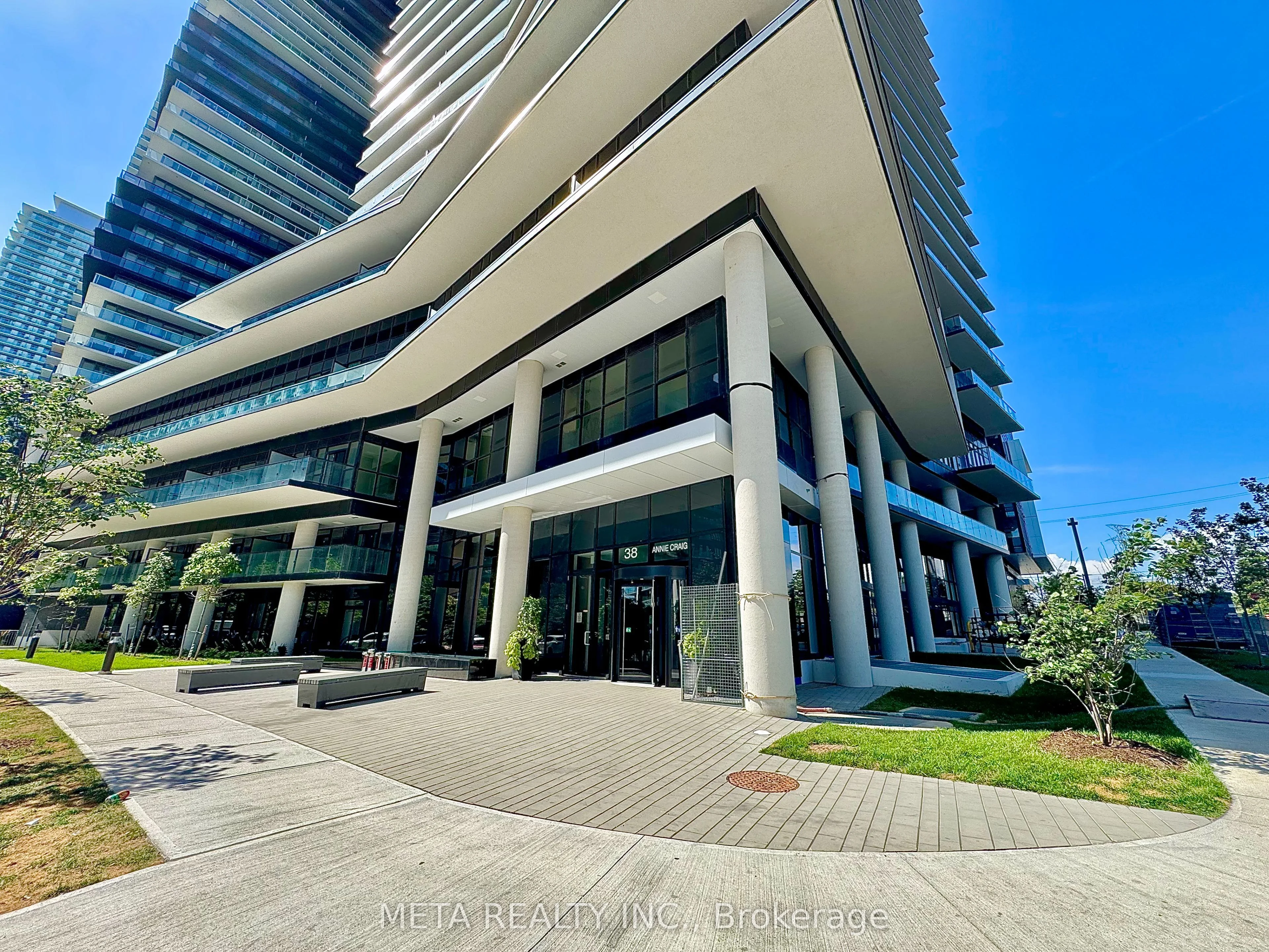 38 Annie Craig Drive 2907, Toronto W06, ON M8V 0G9