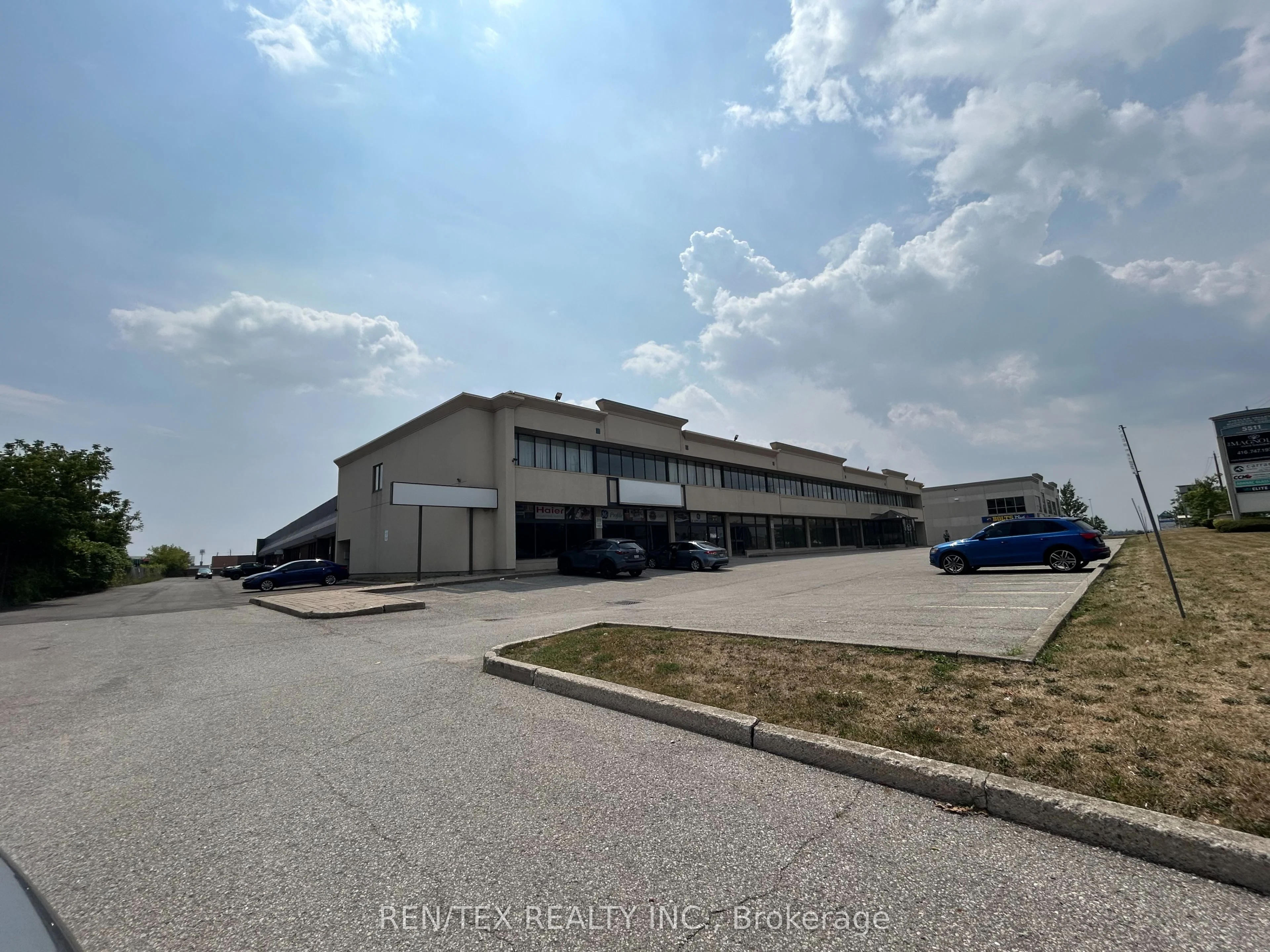 5511 Steeles Avenue W 4,5,6,7, Toronto W05, ON M9L 1S7