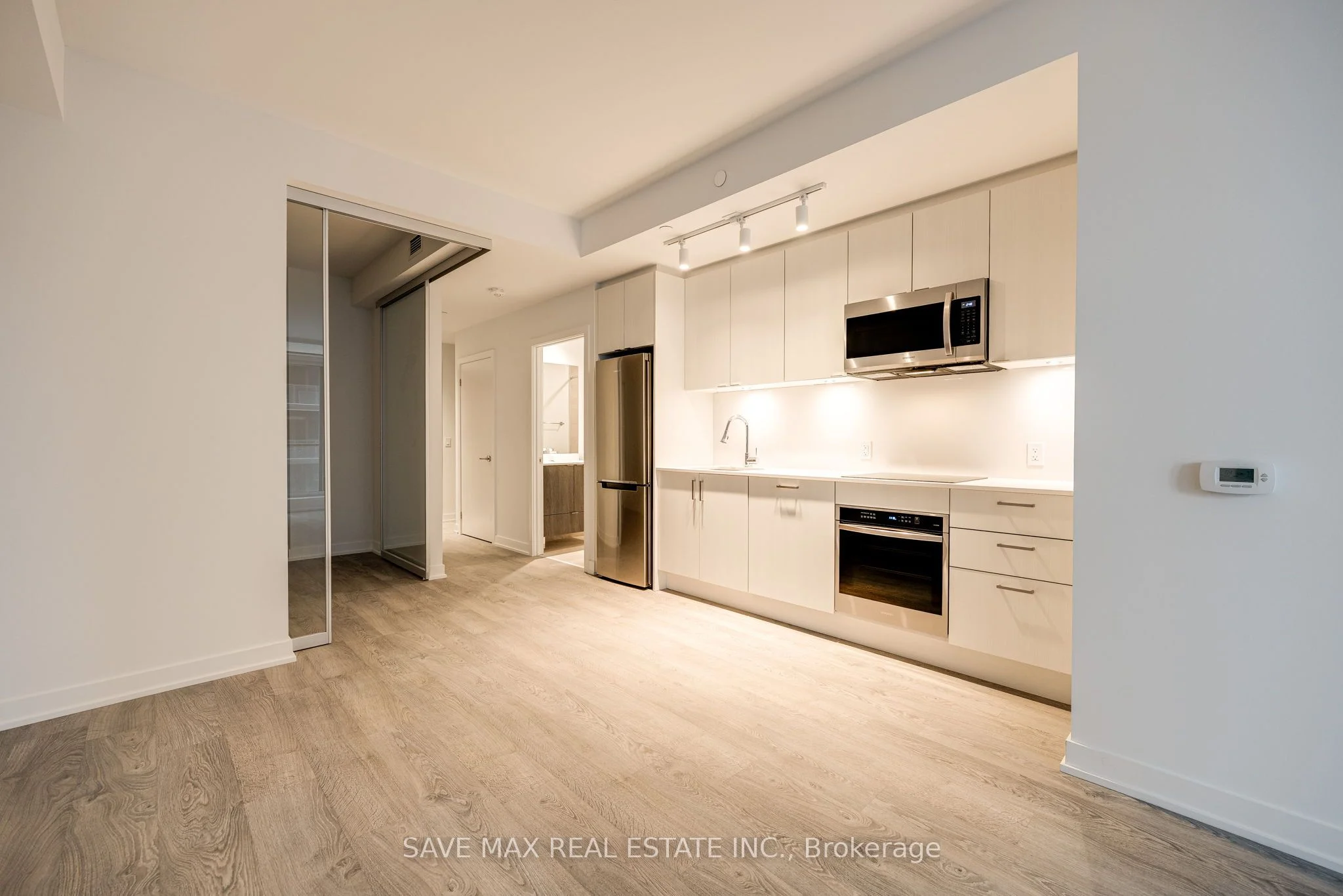 1928 Lakeshore Boulevard 2206, Toronto W01, ON M6S 1A1