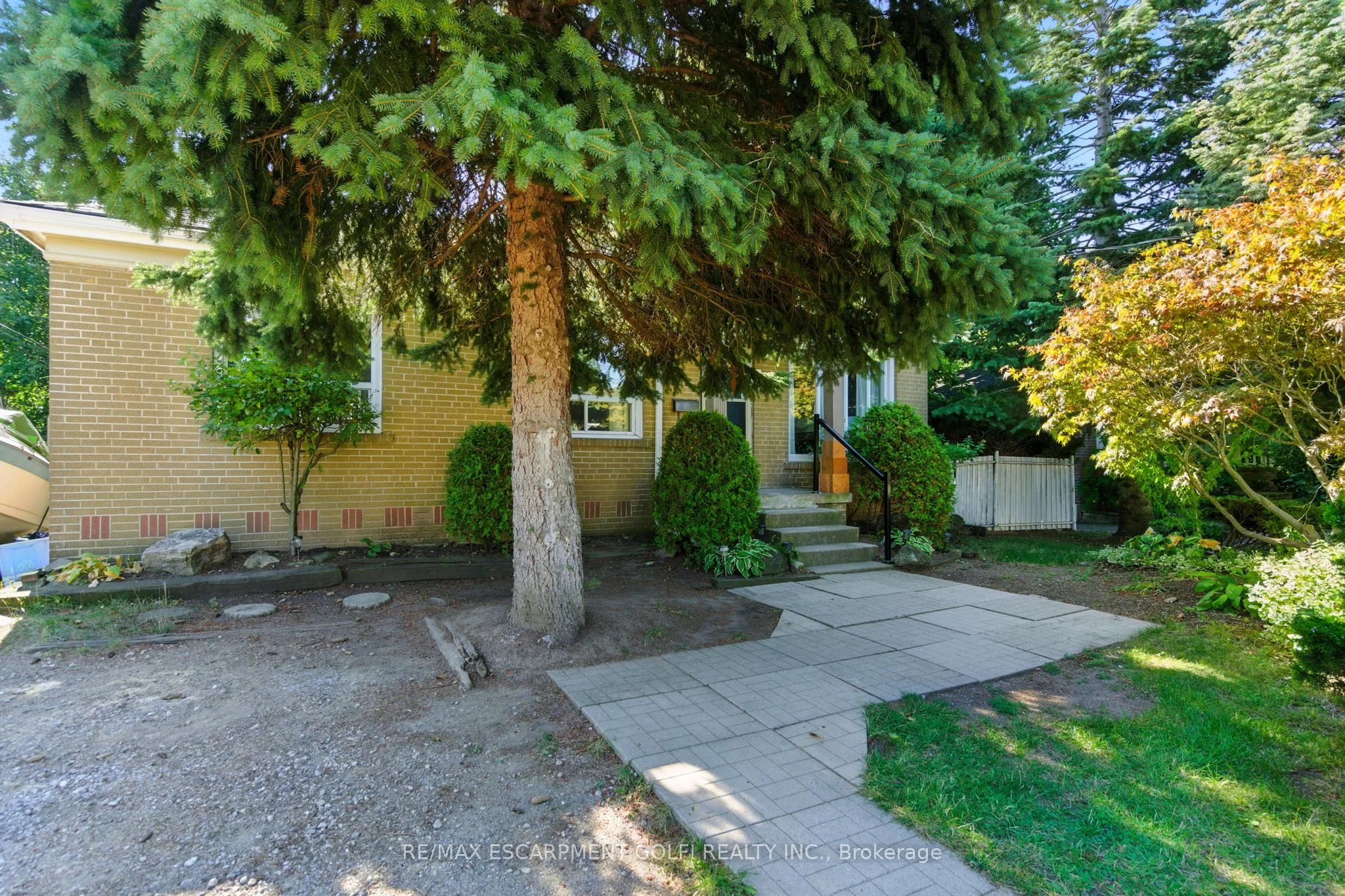 2366 Tait Avenue, Burlington, ON L7P 1G8