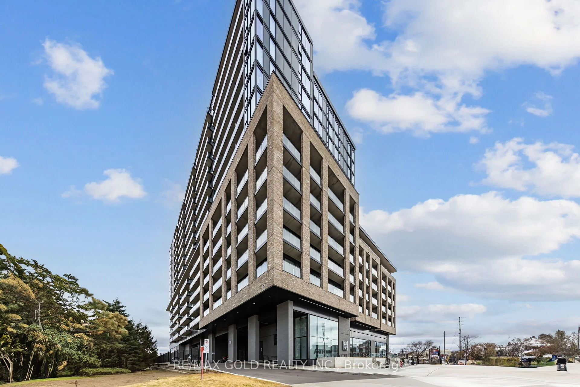 86 E dundas Street E 716, Mississauga, ON L5A 0B1