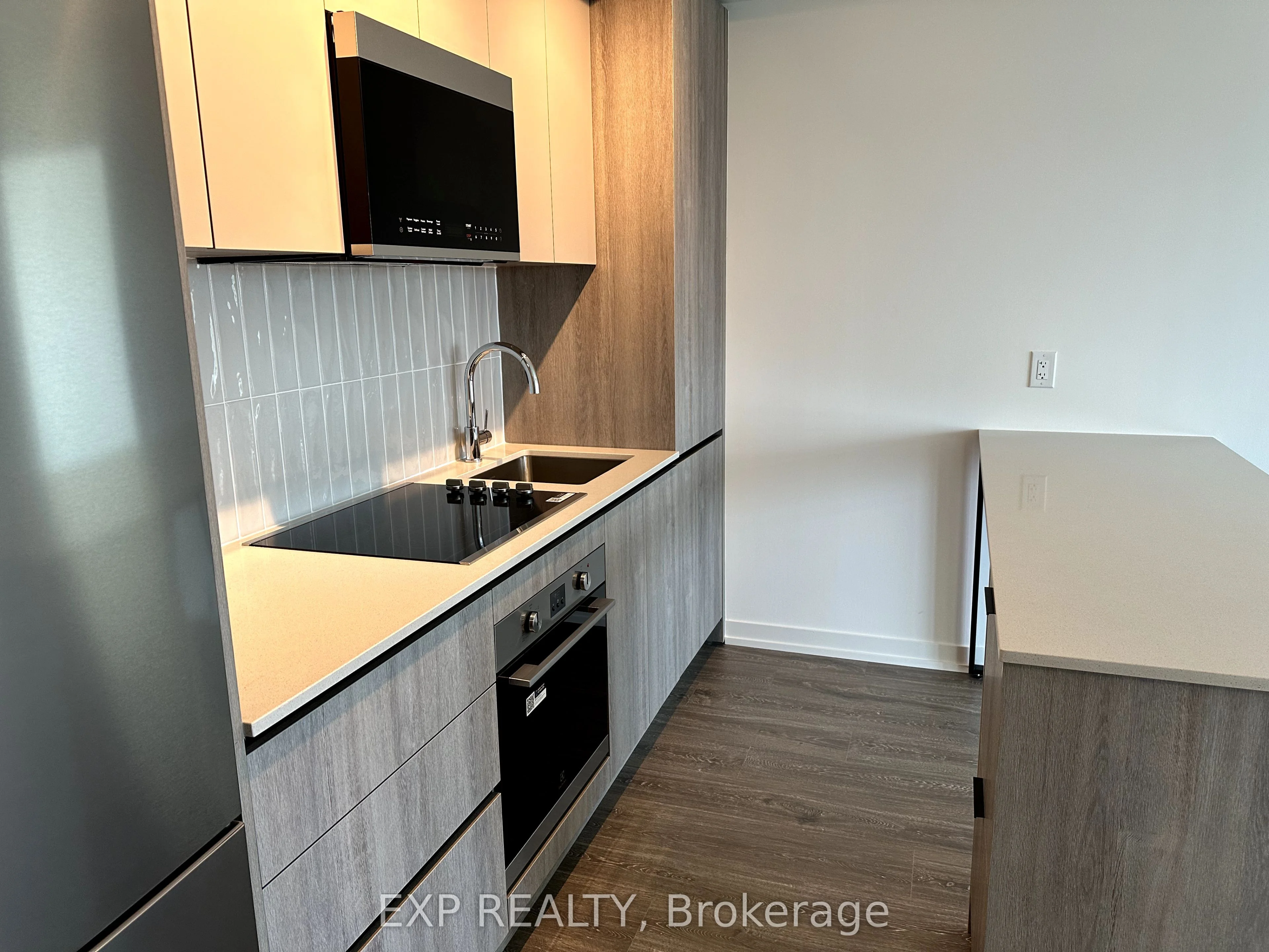 2485 Eglinton Avenue W 1123, Mississauga, ON L5M 2T1