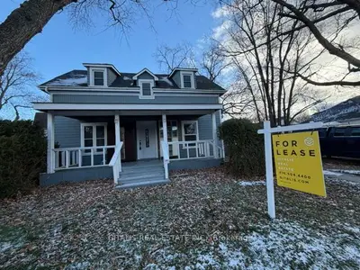 Detached in Oakville