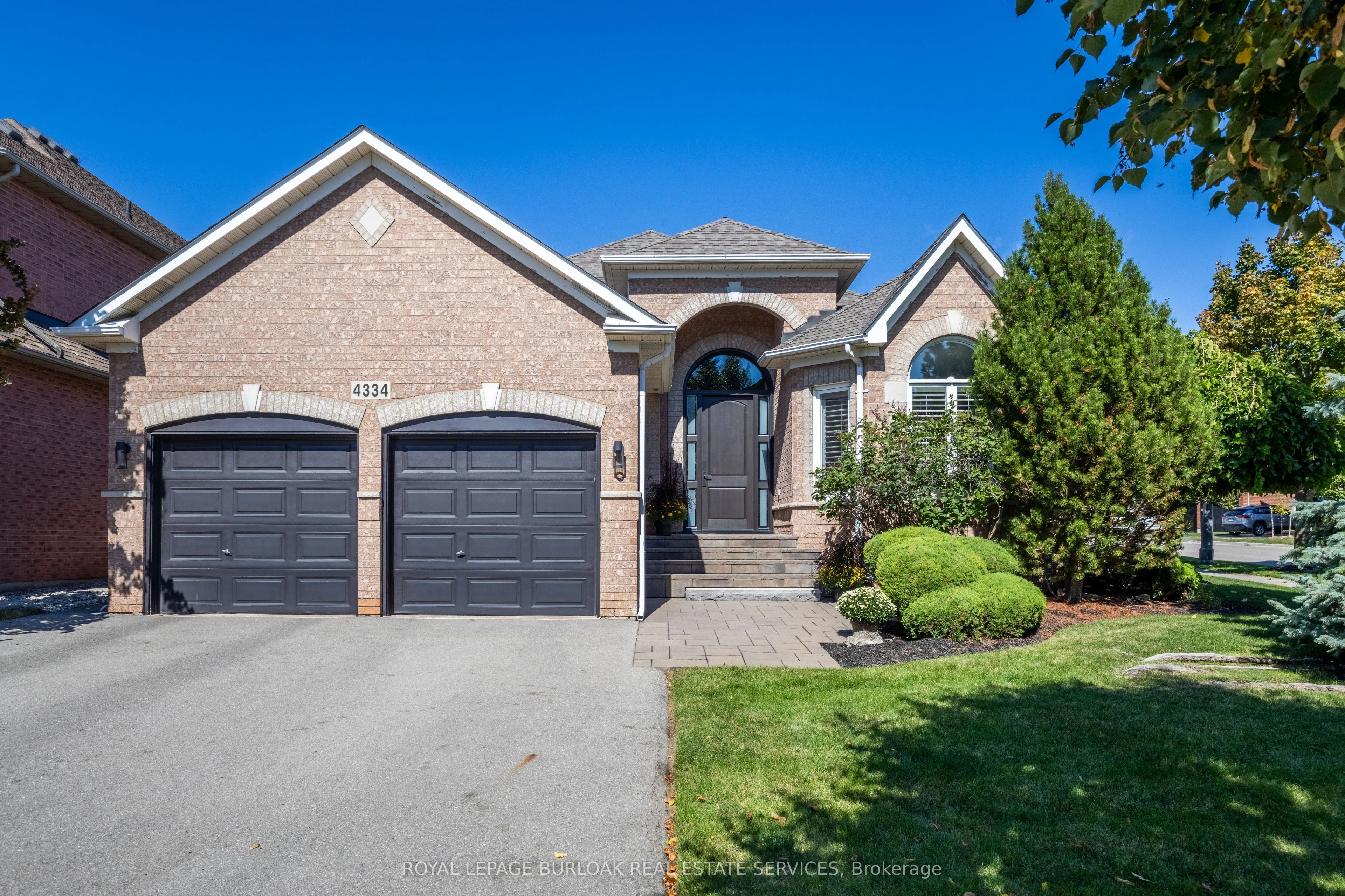 4334 Millcroft Park Drive, Burlington, ON L7M 4R1