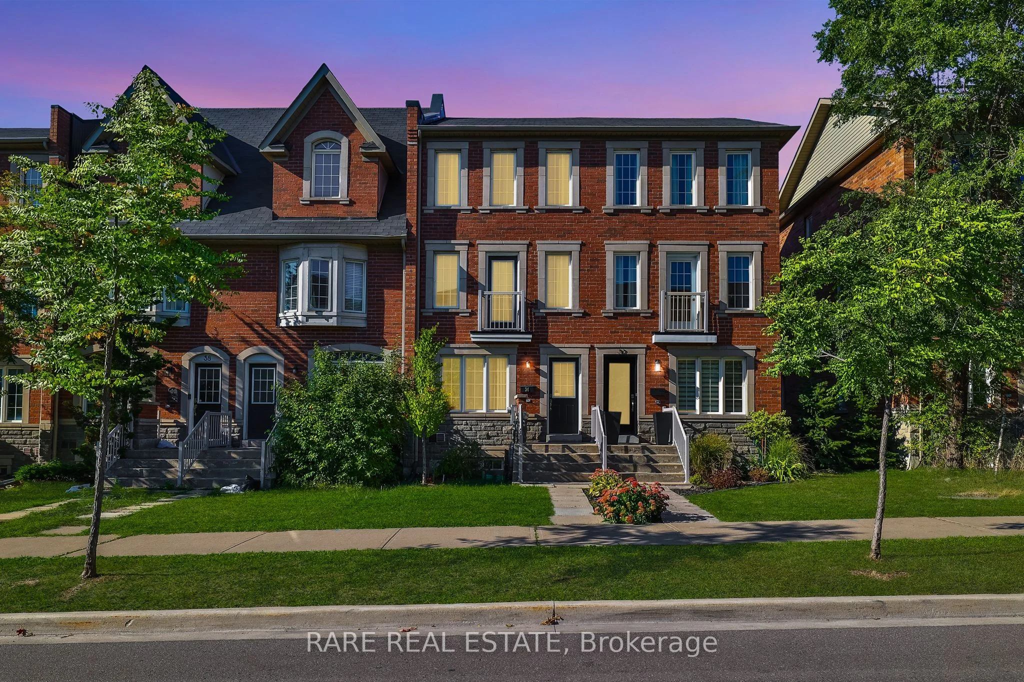 34 Judy Sgro Avenue, Toronto W05, ON M3L 0E3