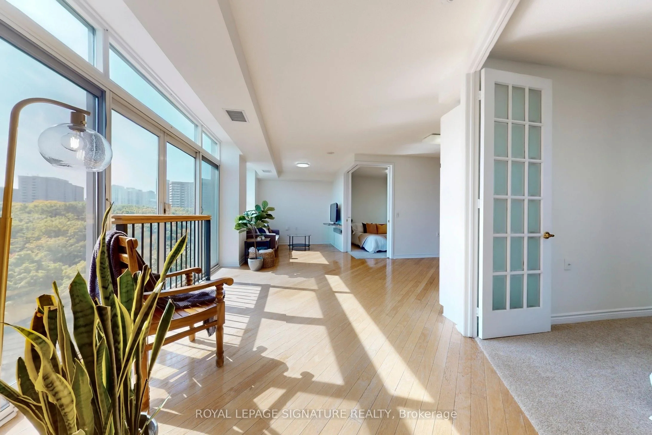 200 Burnhamthorpe Road E 804, Mississauga, ON L5A 4L4