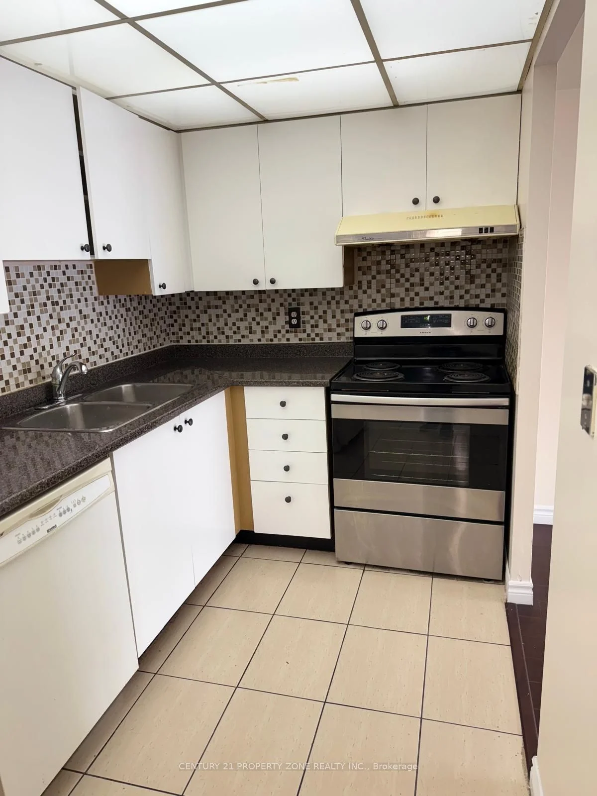 145 Hillcrest Avenue 2113, Mississauga, ON L5B 3Z1