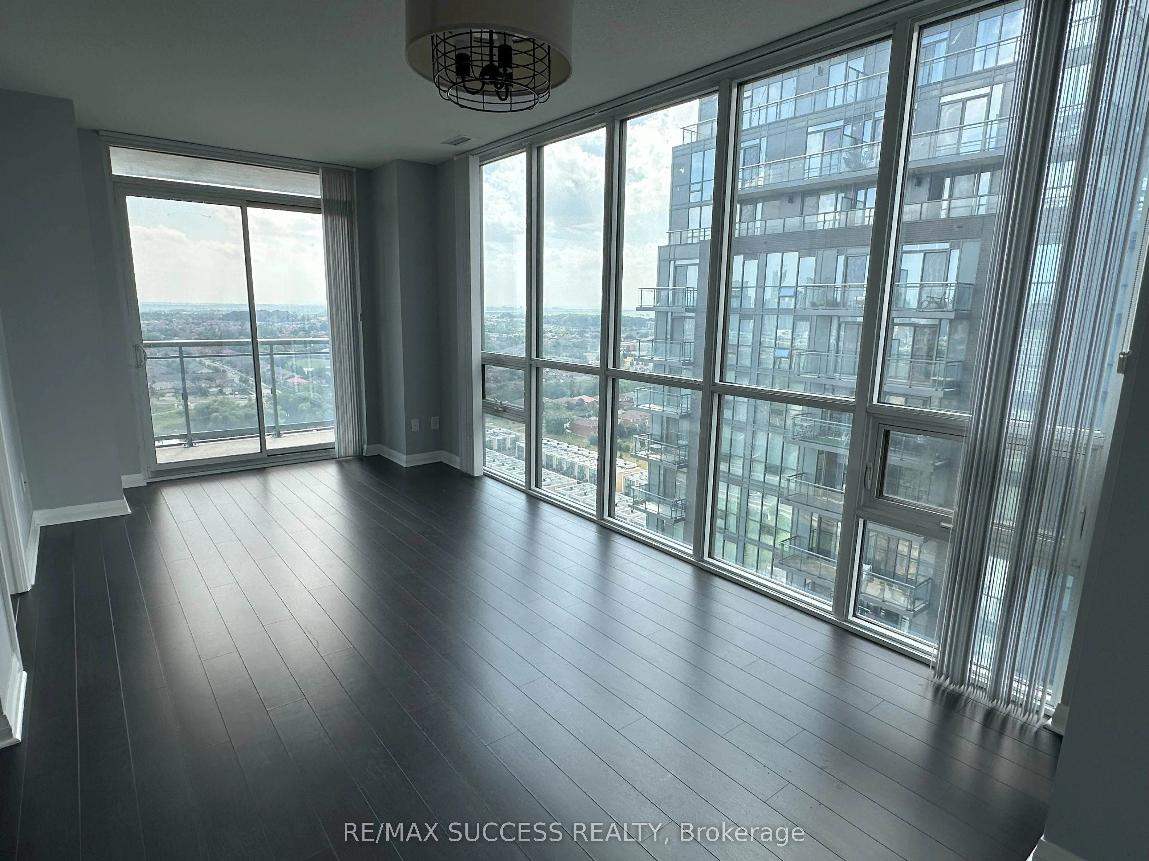 5025 Four Springs Avenue 1909, Mississauga, ON L5R 0G5
