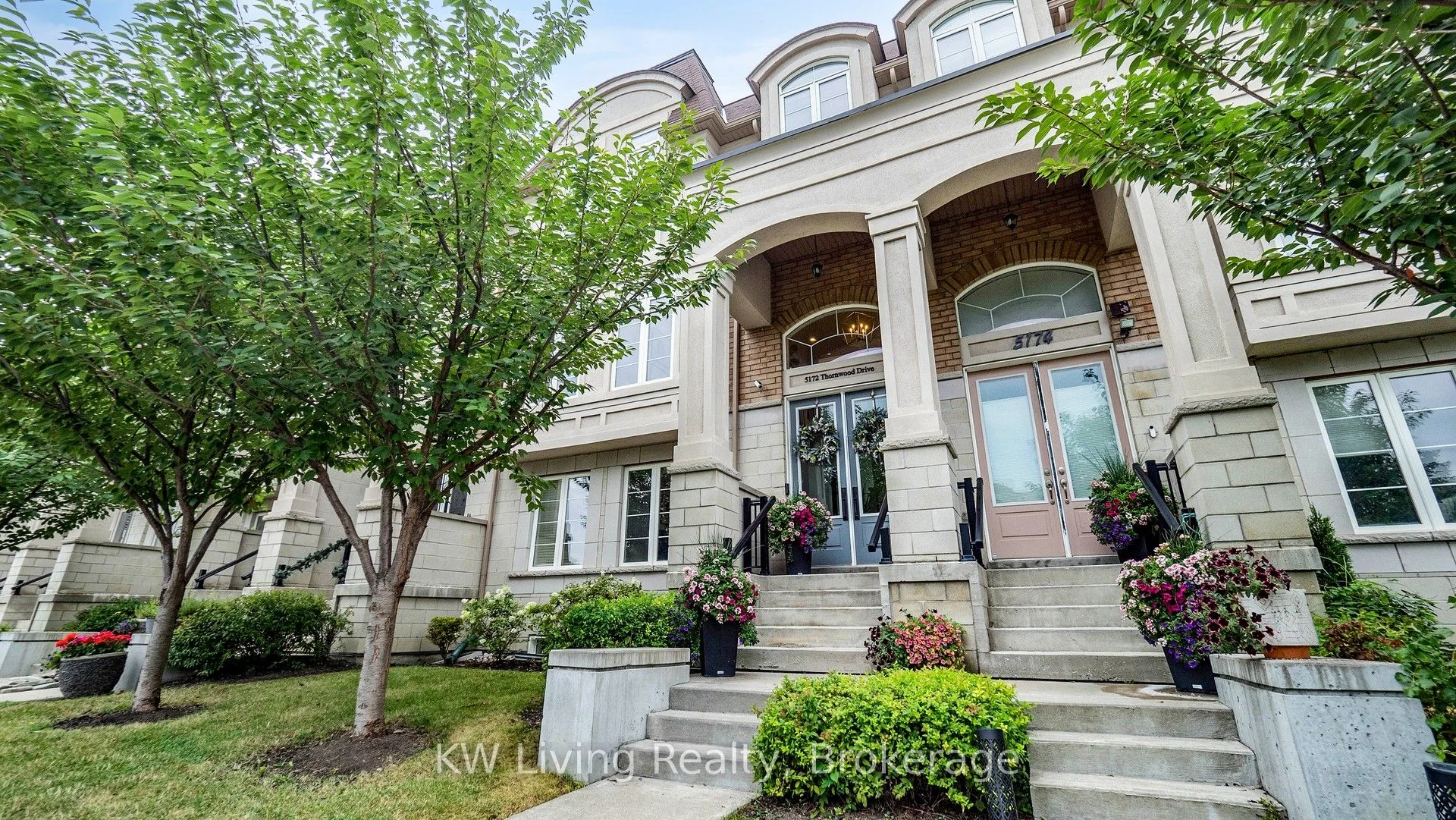 Att/Row/Townhouse in Mississauga