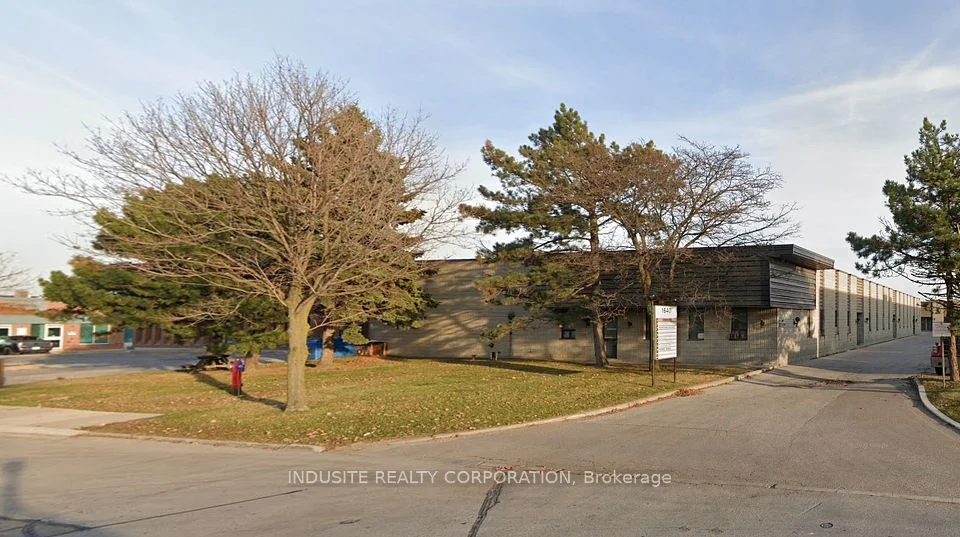 1640 Bonhill Road 8, Mississauga, ON L5T 1C7