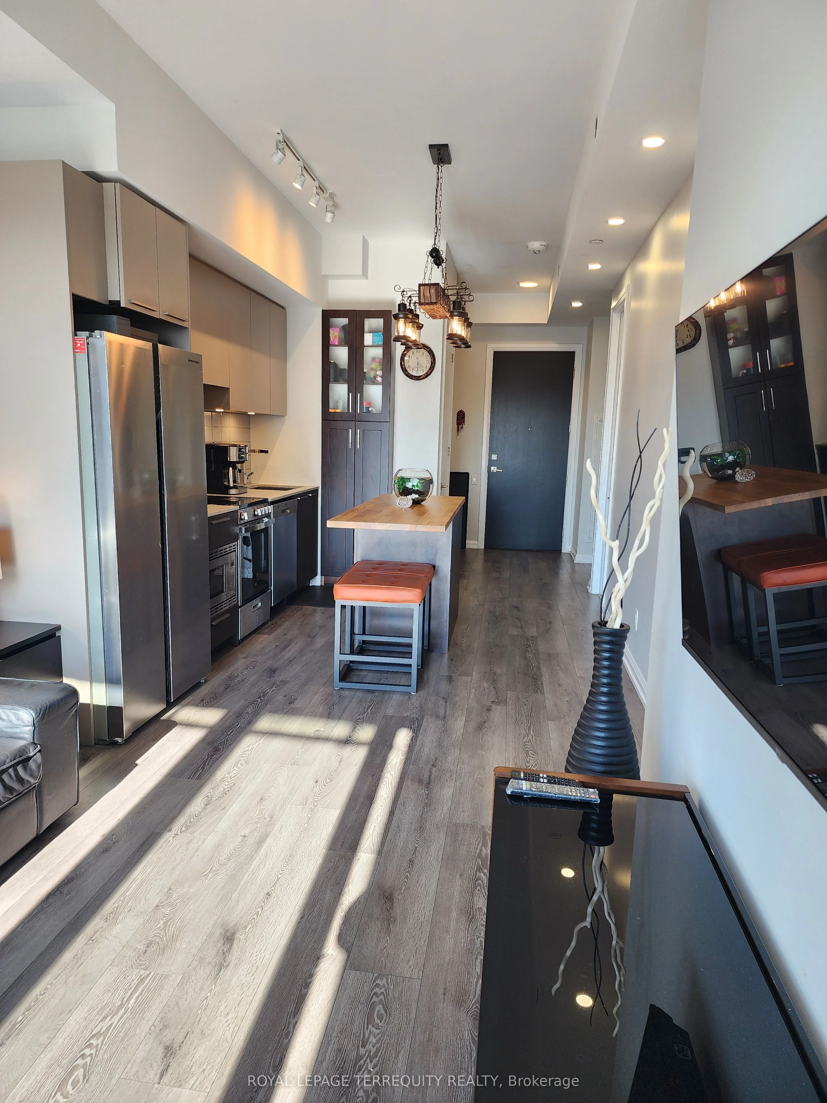 4208 Dundas Street 610, Toronto W08, ON M8X 0B1